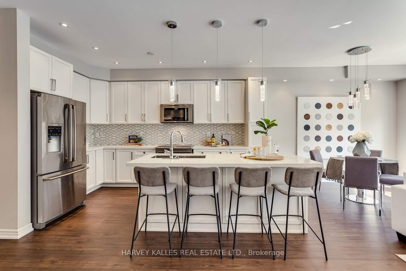 Photo 13 of 31 Lindvest Crescent, Vaughan, Patterson — HOMEH