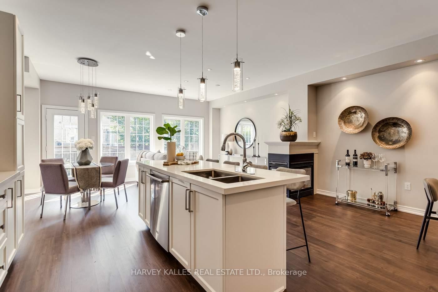 Photo 14 of 31 Lindvest Crescent, Vaughan, Patterson — HOMEH