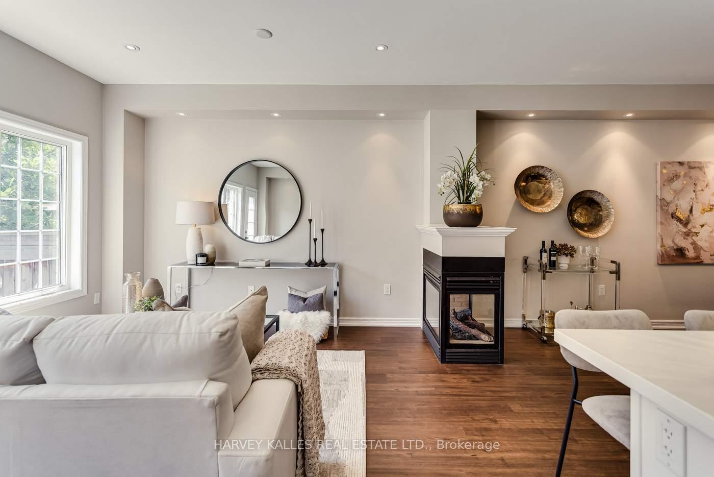 Photo 18 of 31 Lindvest Crescent, Vaughan, Patterson — HOMEH