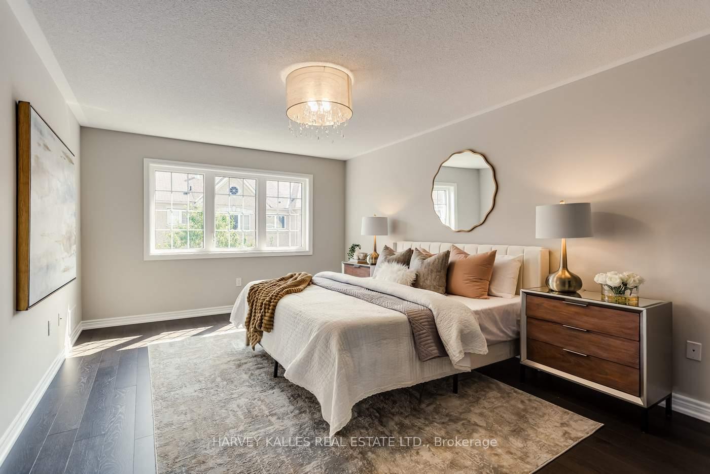 Photo 20 of 31 Lindvest Crescent, Vaughan, Patterson — HOMEH