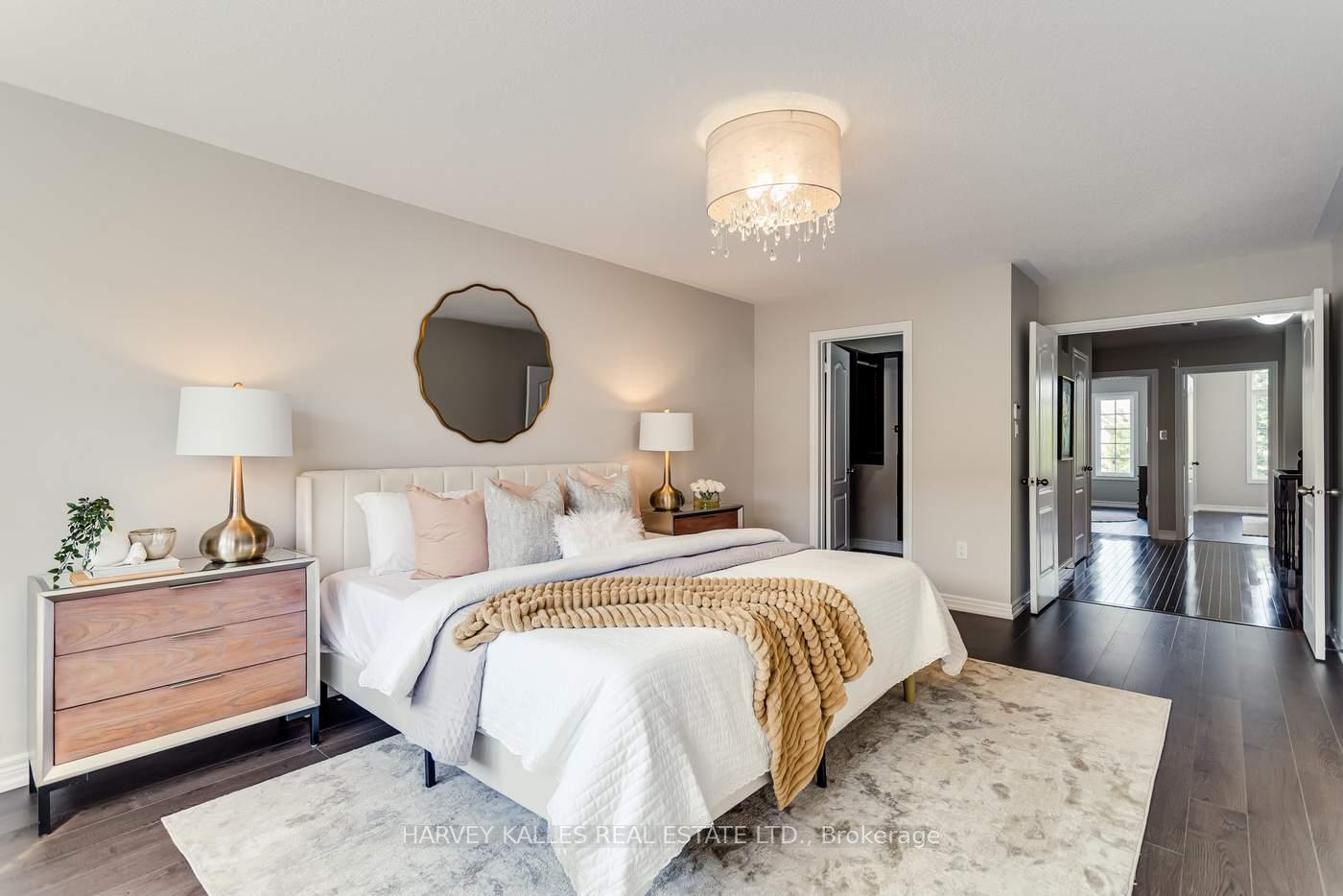 Photo 21 of 31 Lindvest Crescent, Vaughan, Patterson — HOMEH