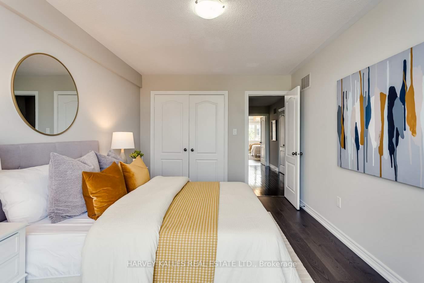 Photo 26 of 31 Lindvest Crescent, Vaughan, Patterson — HOMEH