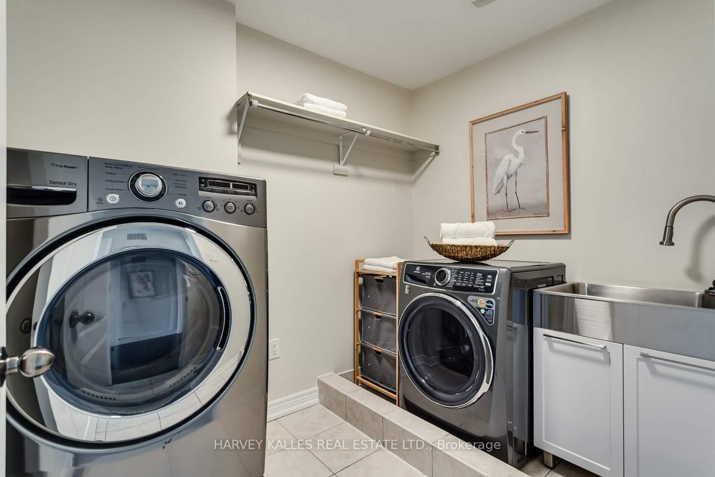 Photo 30 of 31 Lindvest Crescent, Vaughan, Patterson — HOMEH