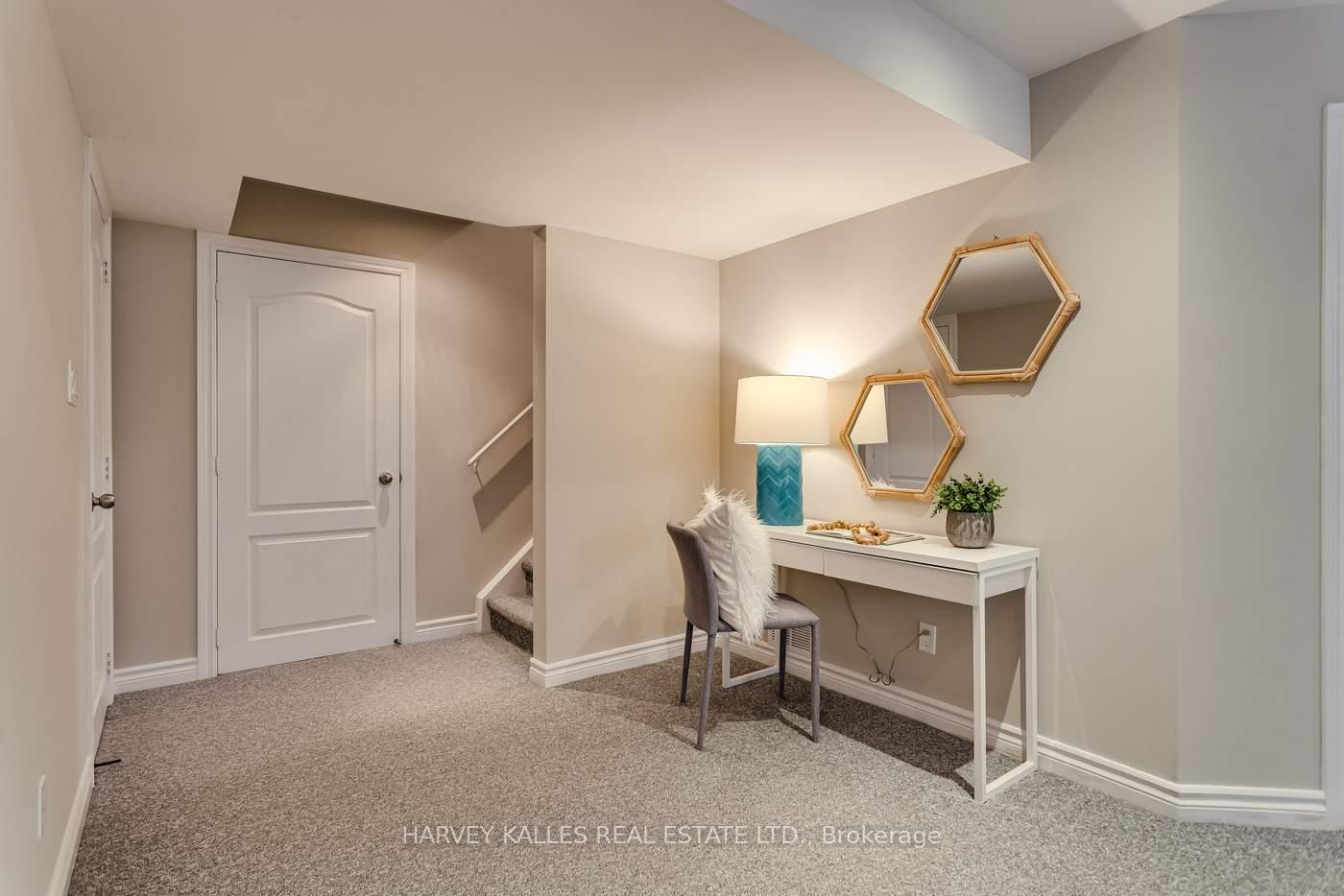 Photo 31 of 31 Lindvest Crescent, Vaughan, Patterson — HOMEH