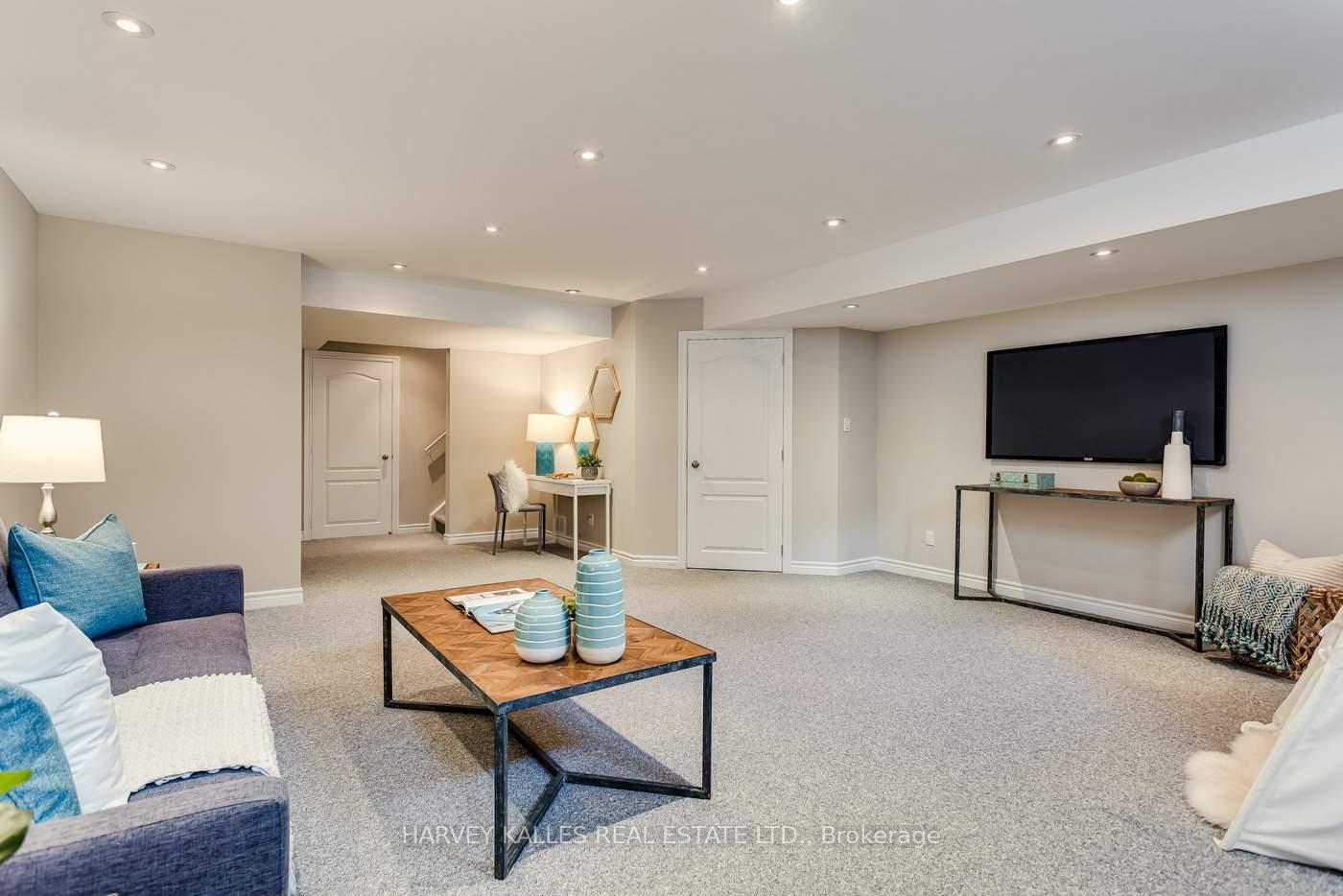 Photo 35 of 31 Lindvest Crescent, Vaughan, Patterson — HOMEH