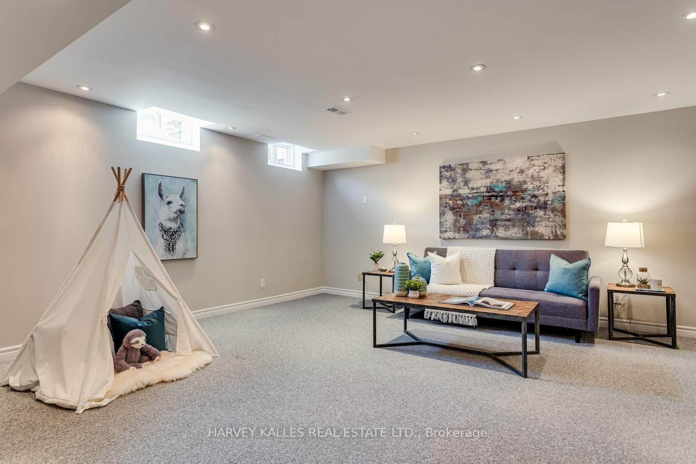 Photo 36 of 31 Lindvest Crescent, Vaughan, Patterson — HOMEH