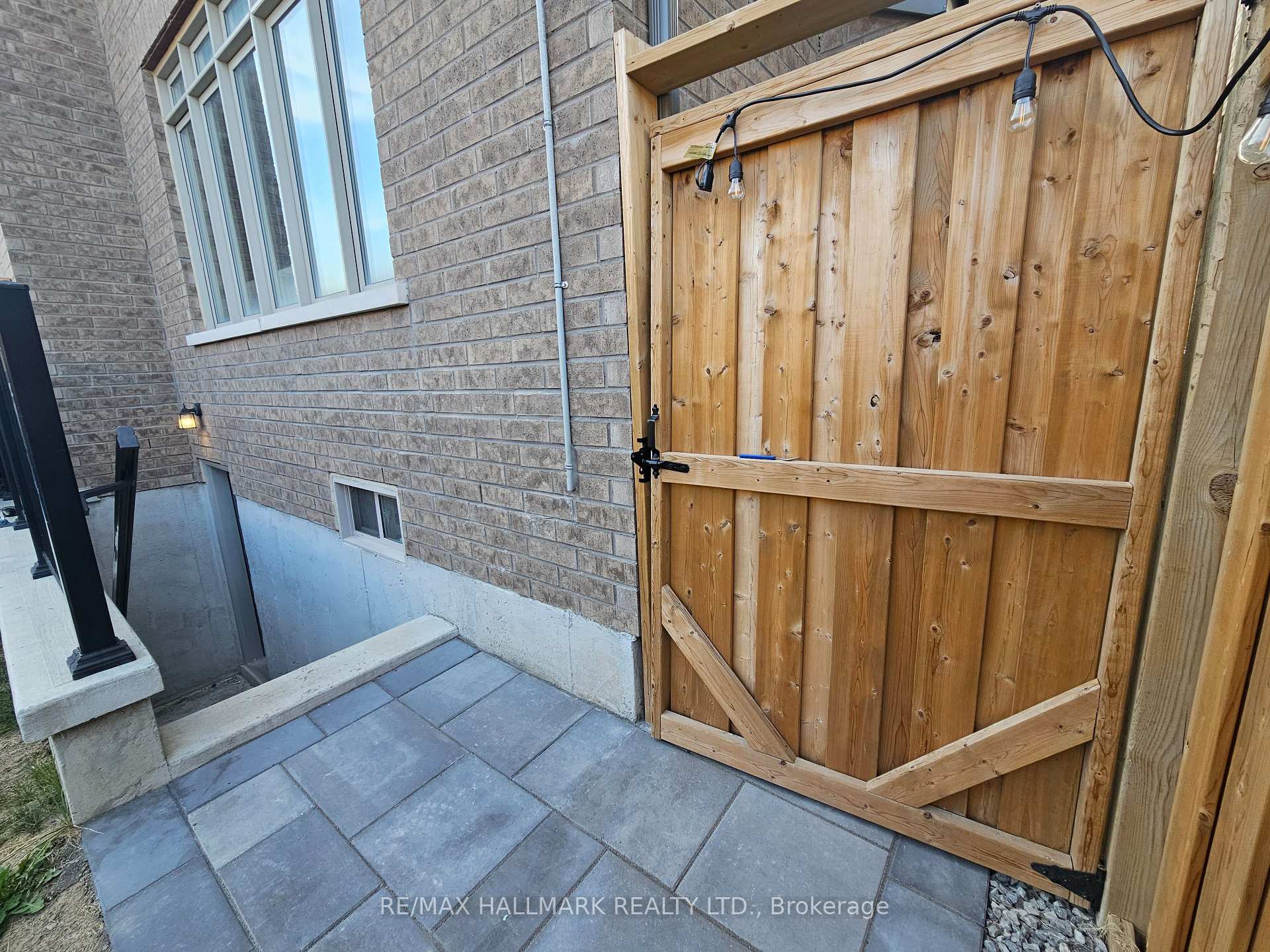 Photo 4 of Unit Lower, 35 Beasley Street, Whitby, Rural Whitby — HOMEH
