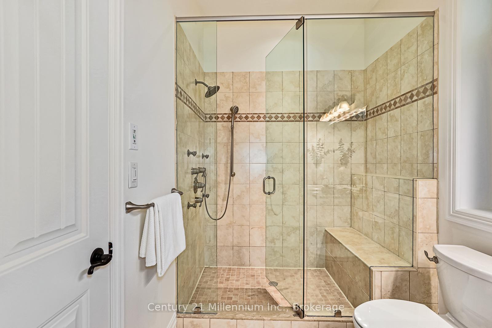 Photo 18 of 112 Cortina Crescent, Blue Mountains — HOMEH