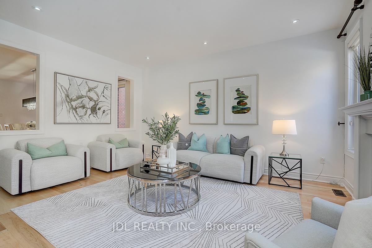 Photo 12 of 92 Princess Diana Drive, Markham, Cathedraltown — HOMEH