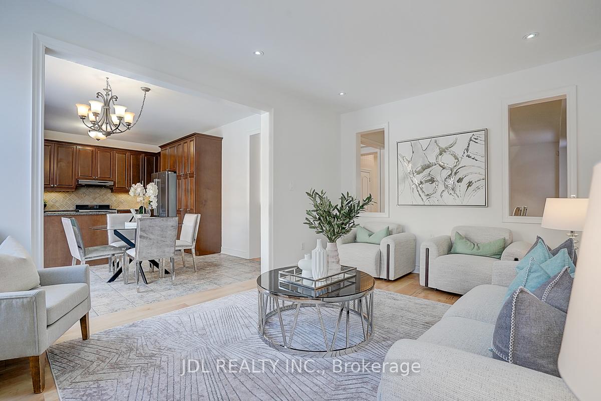 Photo 14 of 92 Princess Diana Drive, Markham, Cathedraltown — HOMEH