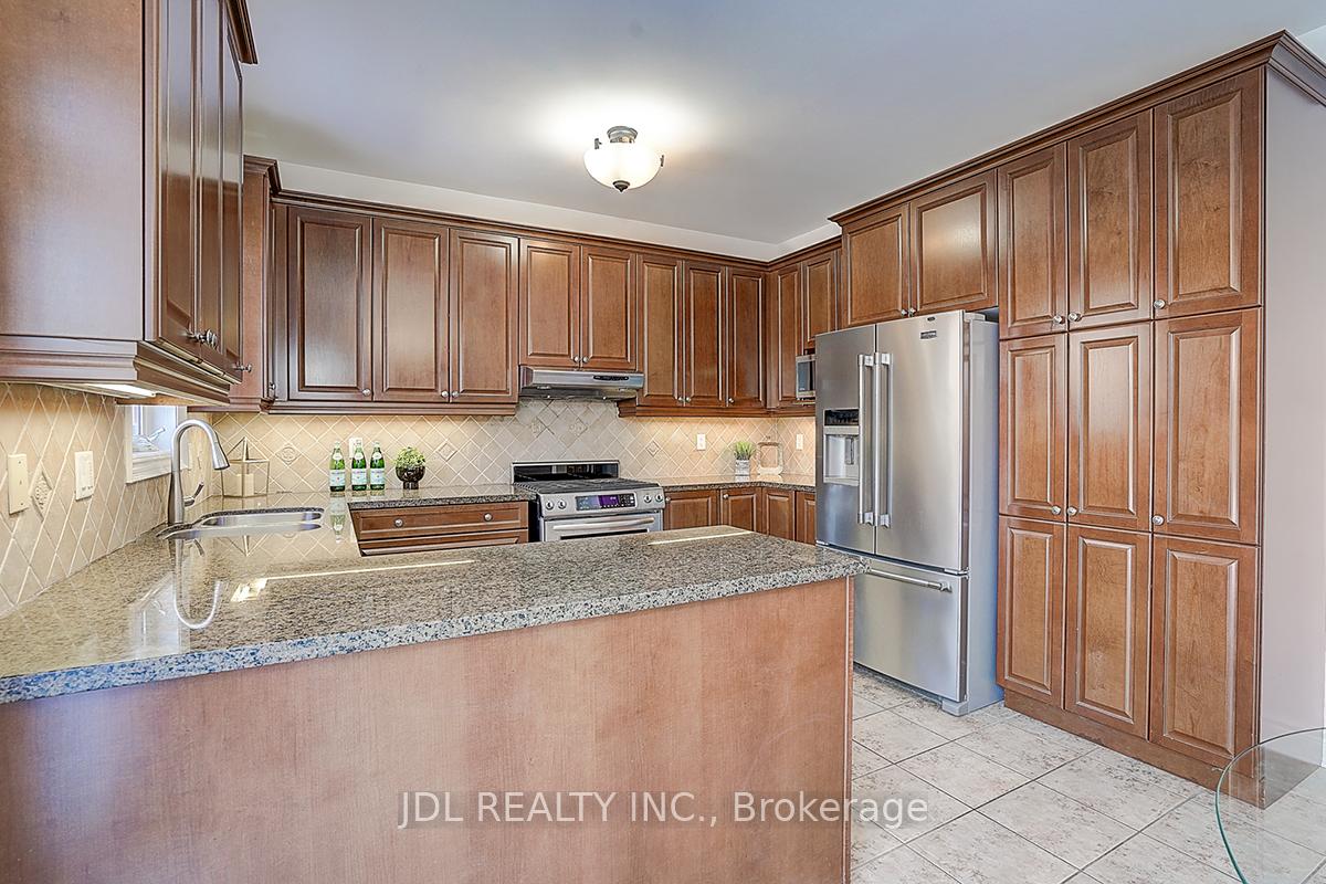 Photo 17 of 92 Princess Diana Drive, Markham, Cathedraltown — HOMEH