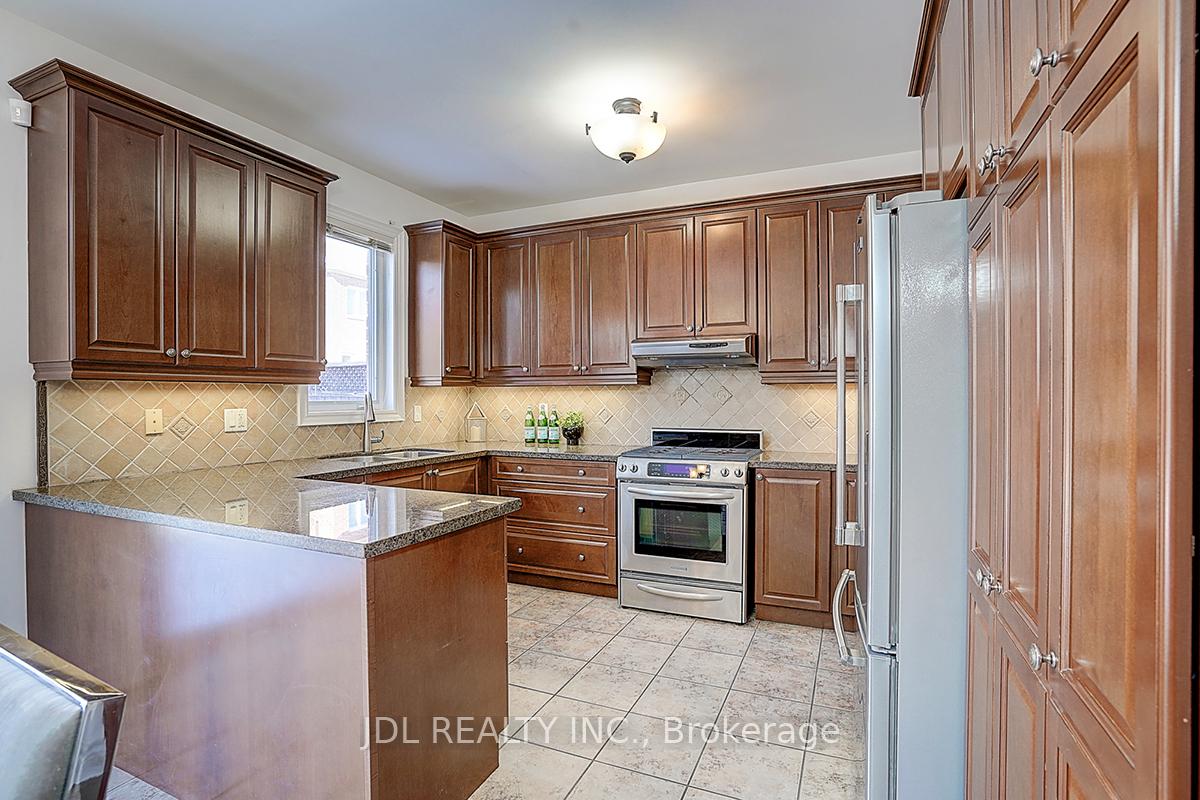 Photo 18 of 92 Princess Diana Drive, Markham, Cathedraltown — HOMEH