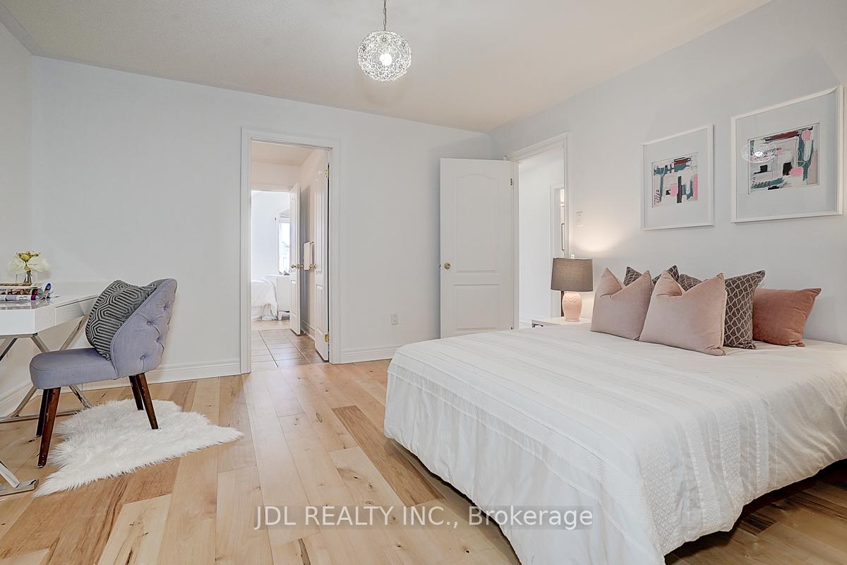 Photo 33 of 92 Princess Diana Drive, Markham, Cathedraltown — HOMEH
