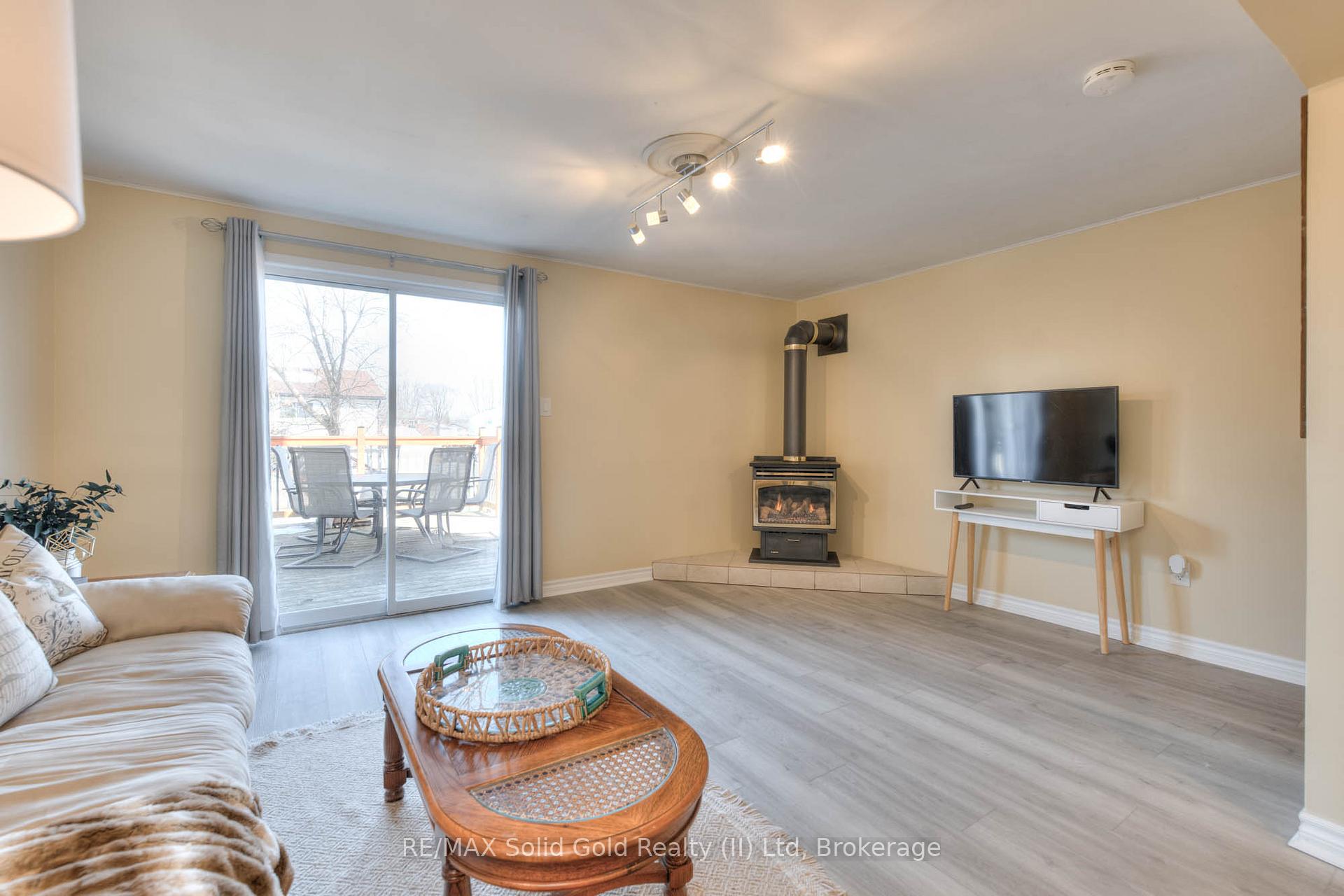 Photo 37 of 378B Cornerbrook Place, Waterloo — HOMEH