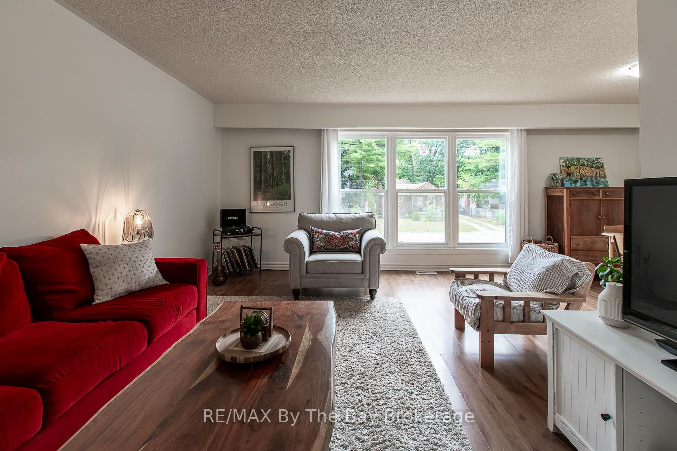 Photo 12 of 160 Melrose Avenue, Wasaga Beach — HOMEH