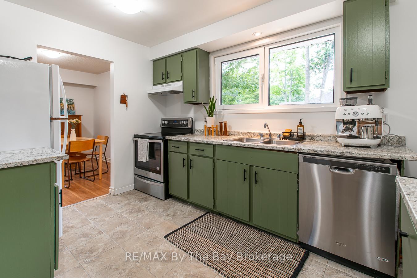 Photo 19 of 160 Melrose Avenue, Wasaga Beach — HOMEH