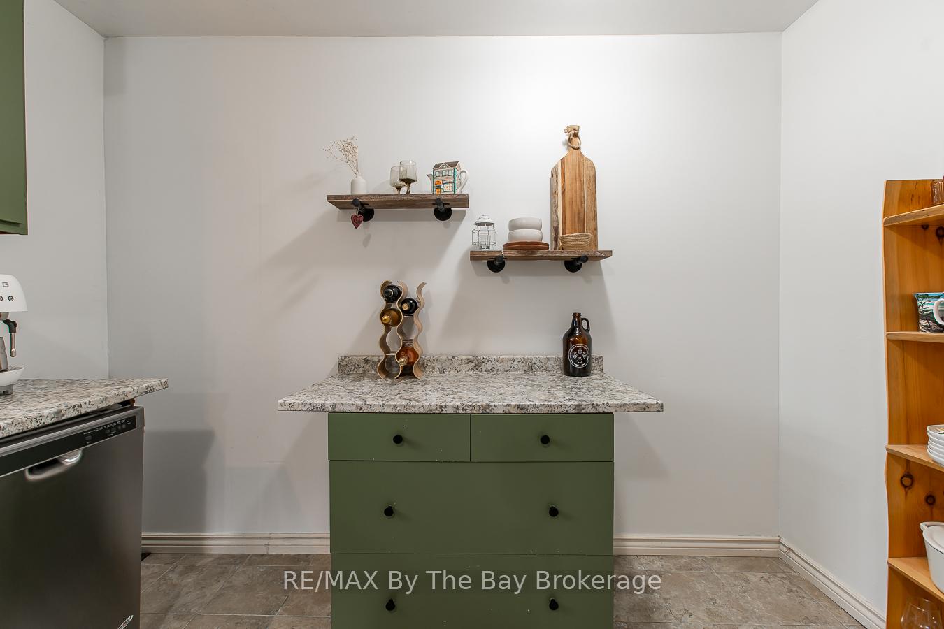 Photo 21 of 160 Melrose Avenue, Wasaga Beach — HOMEH
