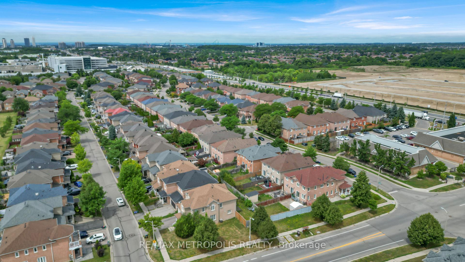 Photo 24 of 15 Royal Appian Crescent, Vaughan, Patterson — HOMEH