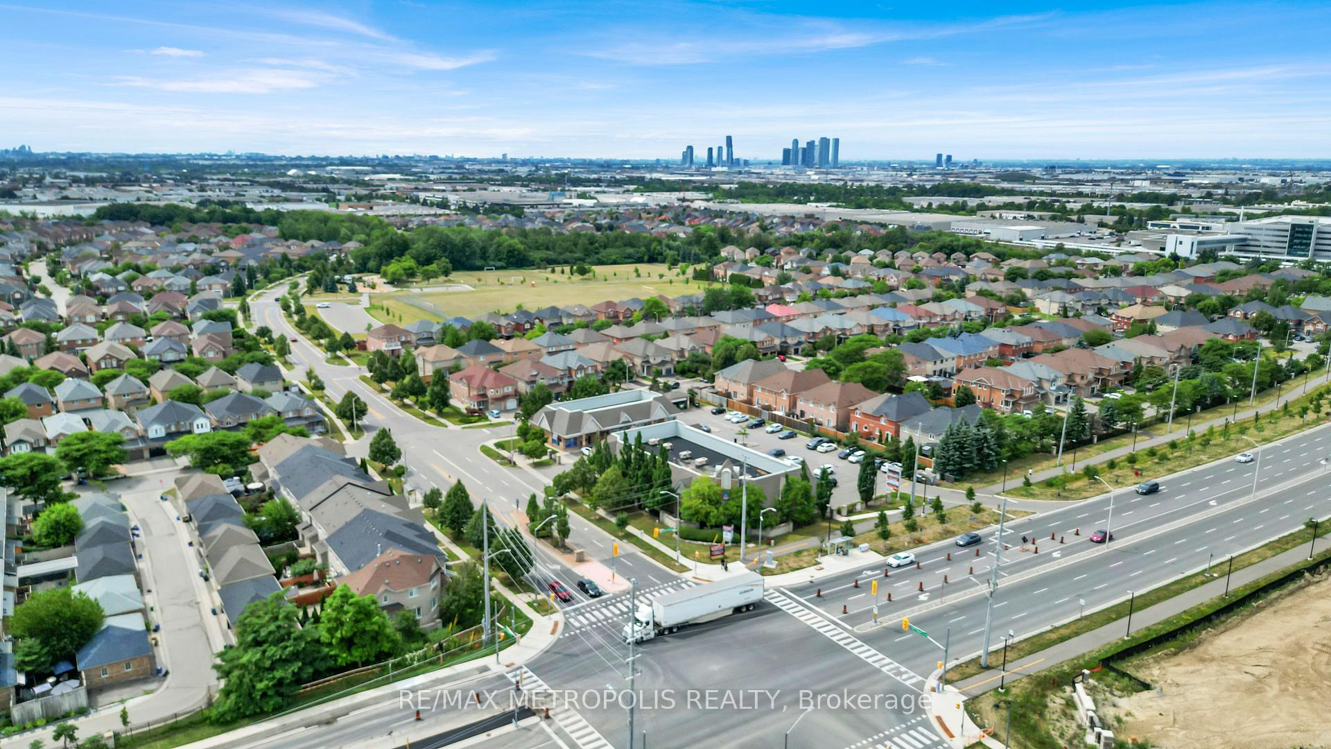 Photo 26 of 15 Royal Appian Crescent, Vaughan, Patterson — HOMEH