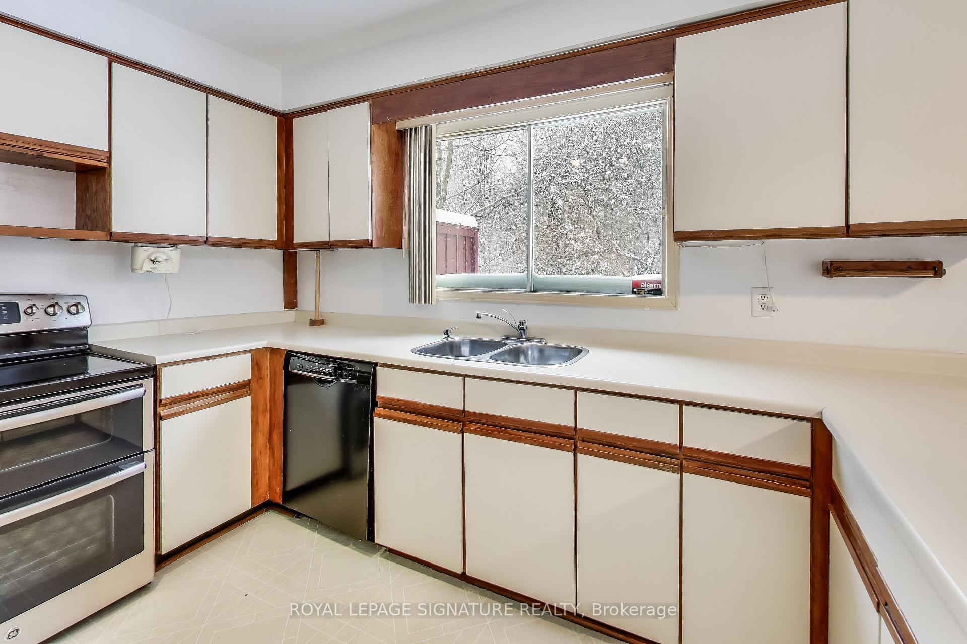Photo 13 of 68 Raymerville Drive, Markham, Raymerville — HOMEH