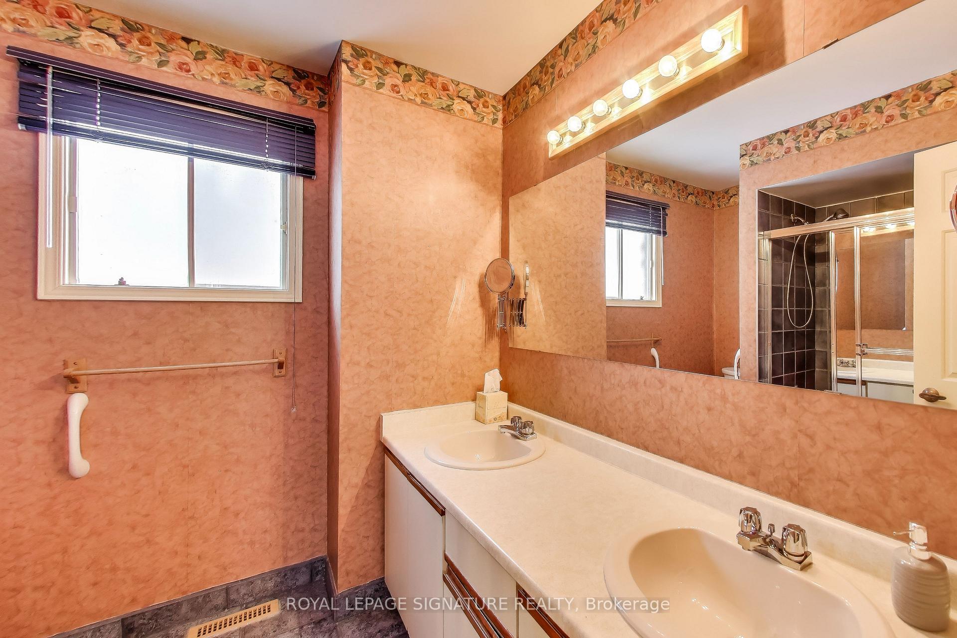 Photo 23 of 68 Raymerville Drive, Markham, Raymerville — HOMEH