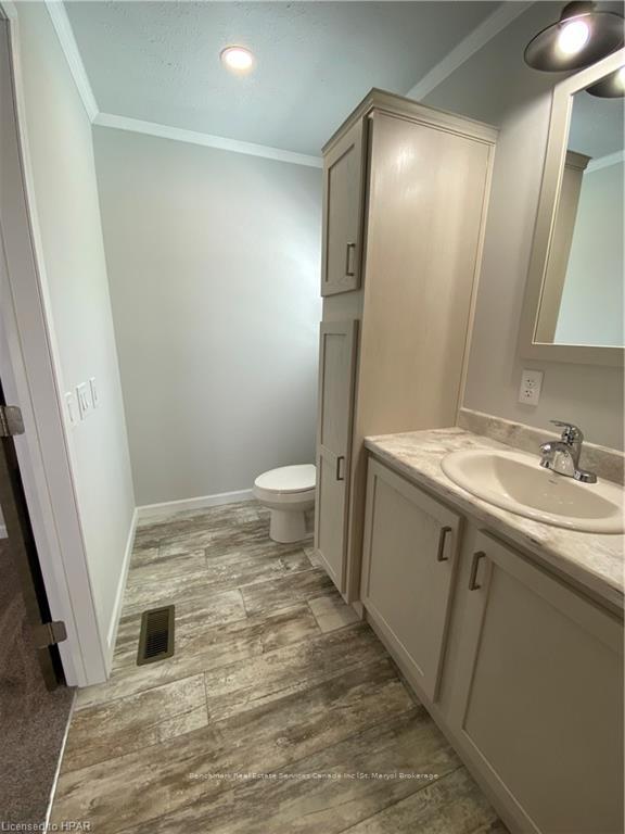 Photo 12 of 211 Spruce Drive, West Grey — HOMEH