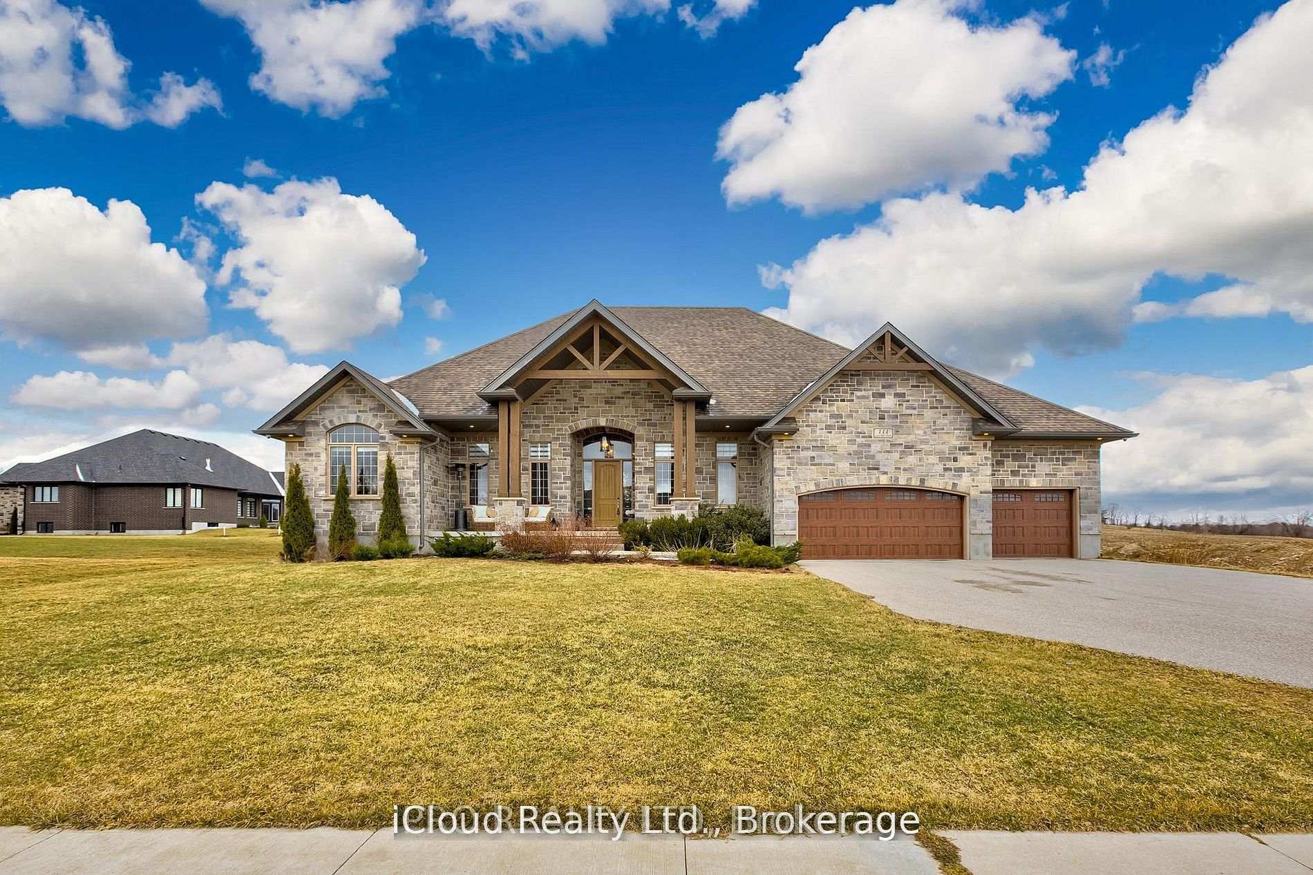 Photo 2 of 111 Sunset Hills Crescent, Woolwich — HOMEH