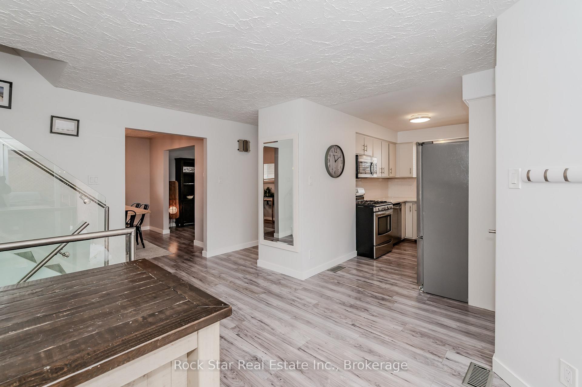 Photo 11 of 175 Sunpoint Crescent, Waterloo — HOMEH