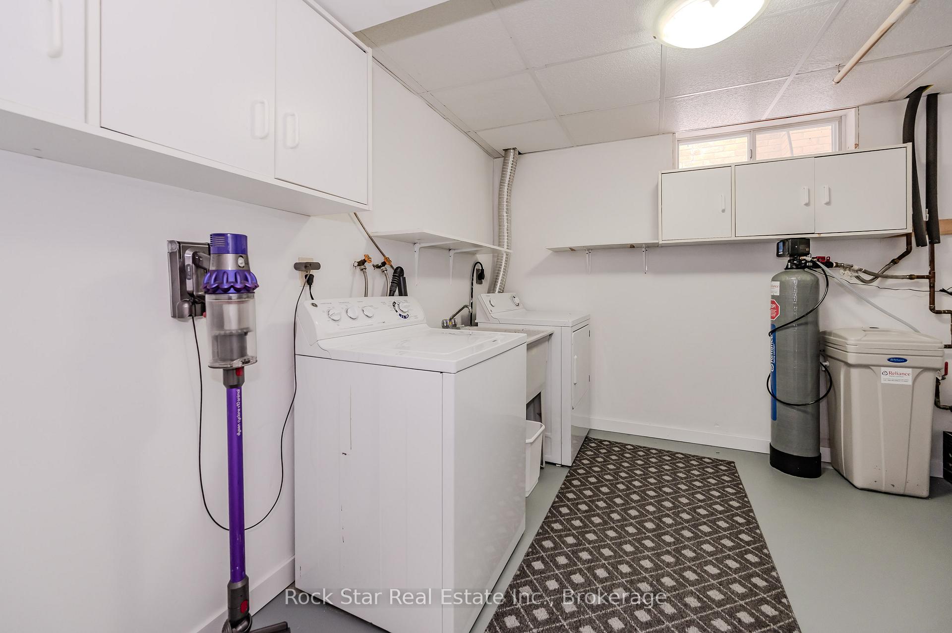 Photo 32 of 175 Sunpoint Crescent, Waterloo — HOMEH