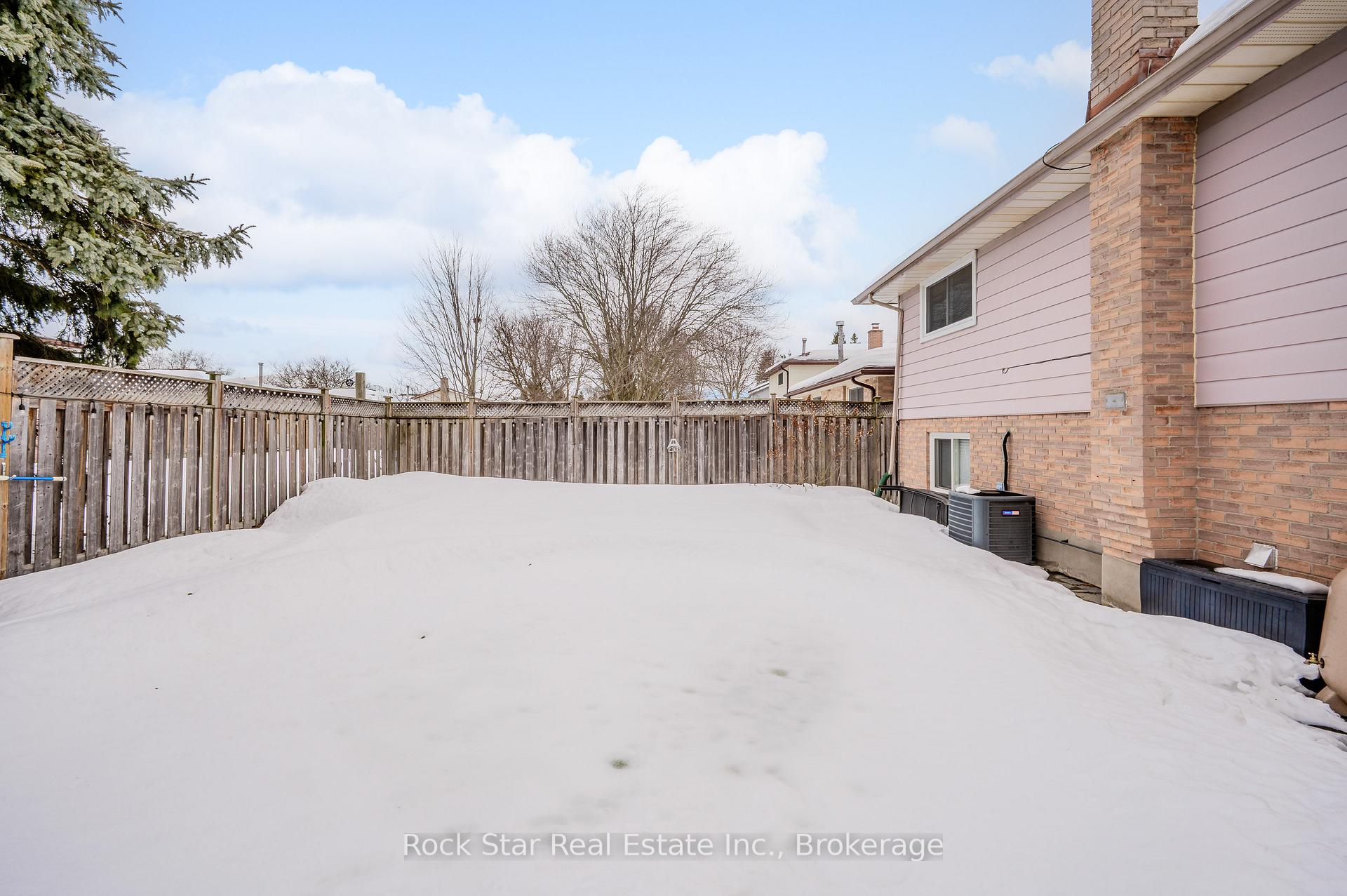 Photo 34 of 175 Sunpoint Crescent, Waterloo — HOMEH