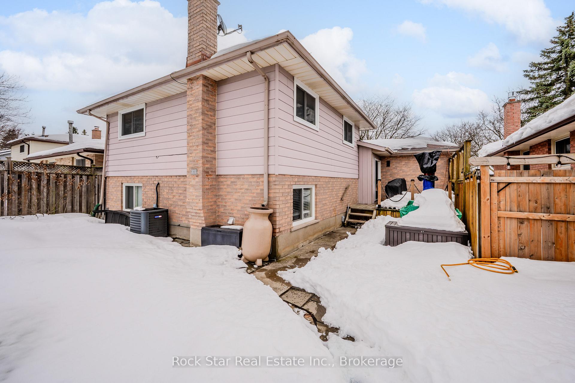 Photo 35 of 175 Sunpoint Crescent, Waterloo — HOMEH