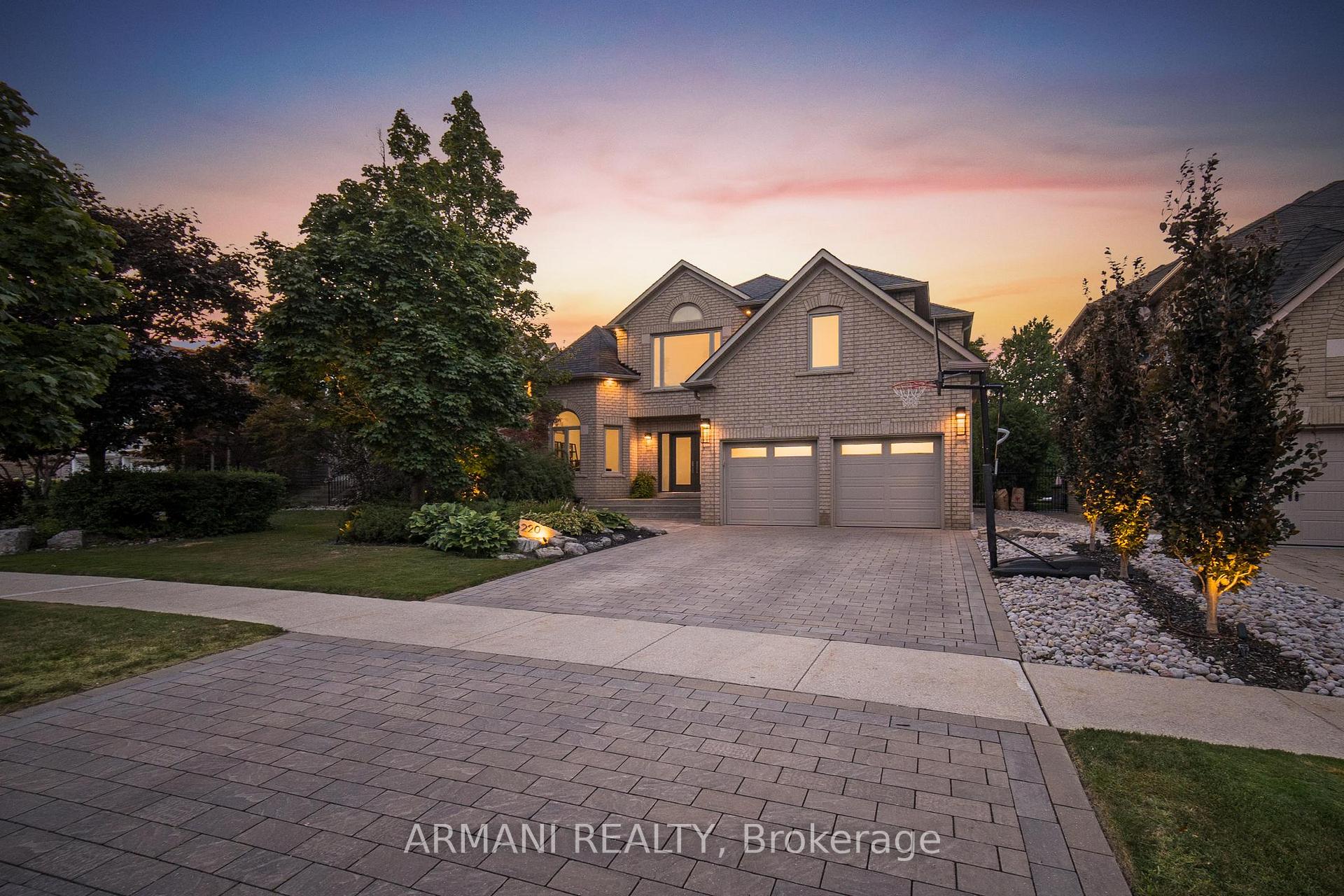 Photo 1 of 220 Thomson Creek Boulevard, Vaughan, Islington Woods — HOMEH