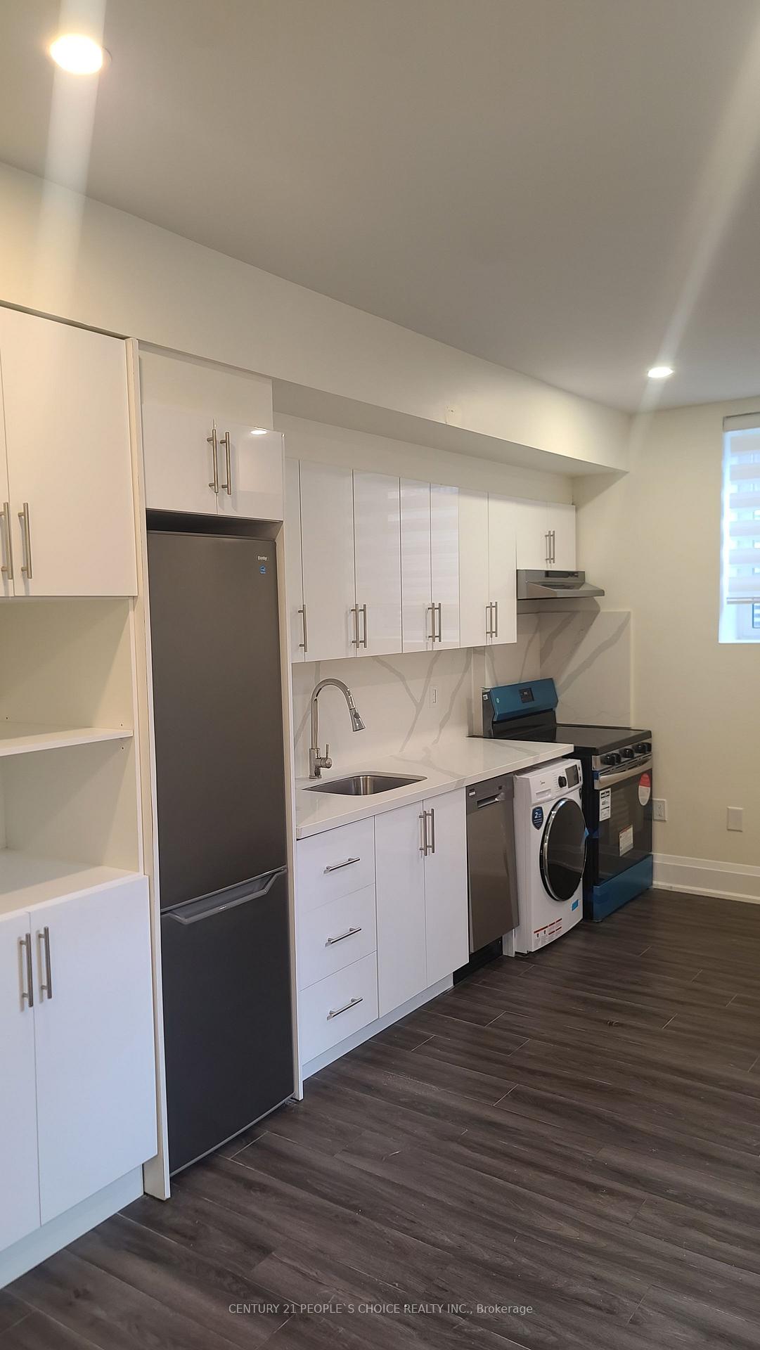 Photo 5 of Unit Bsmt, 582 Kleinburg Summit Way, Vaughan, Kleinburg — HOMEH