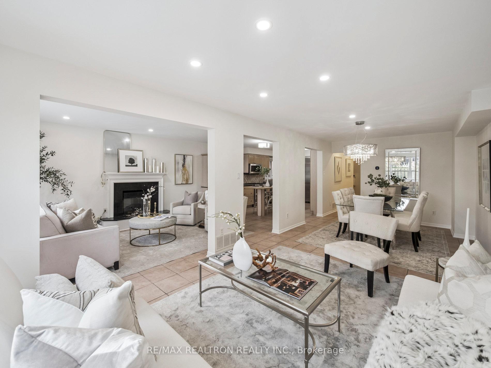 Photo 5 of 213 Campbell Avenue, Vaughan, Crestwood-Springfarm-Yorkhill — HOMEH