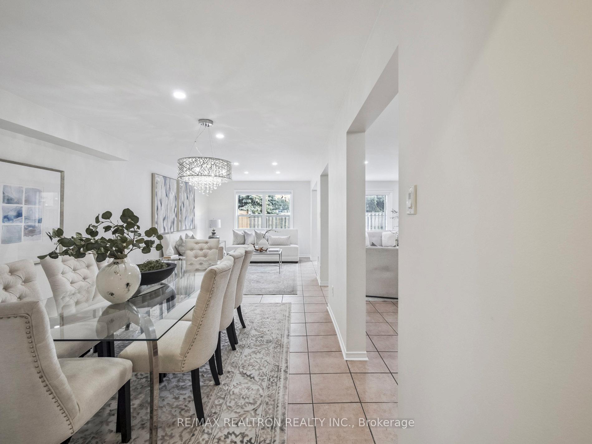 Photo 7 of 213 Campbell Avenue, Vaughan, Crestwood-Springfarm-Yorkhill — HOMEH