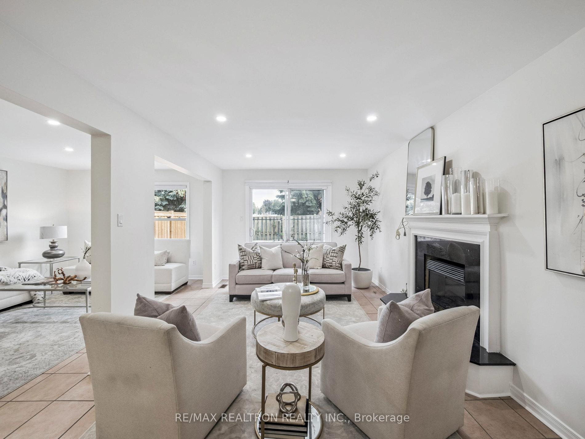 Photo 13 of 213 Campbell Avenue, Vaughan, Crestwood-Springfarm-Yorkhill — HOMEH
