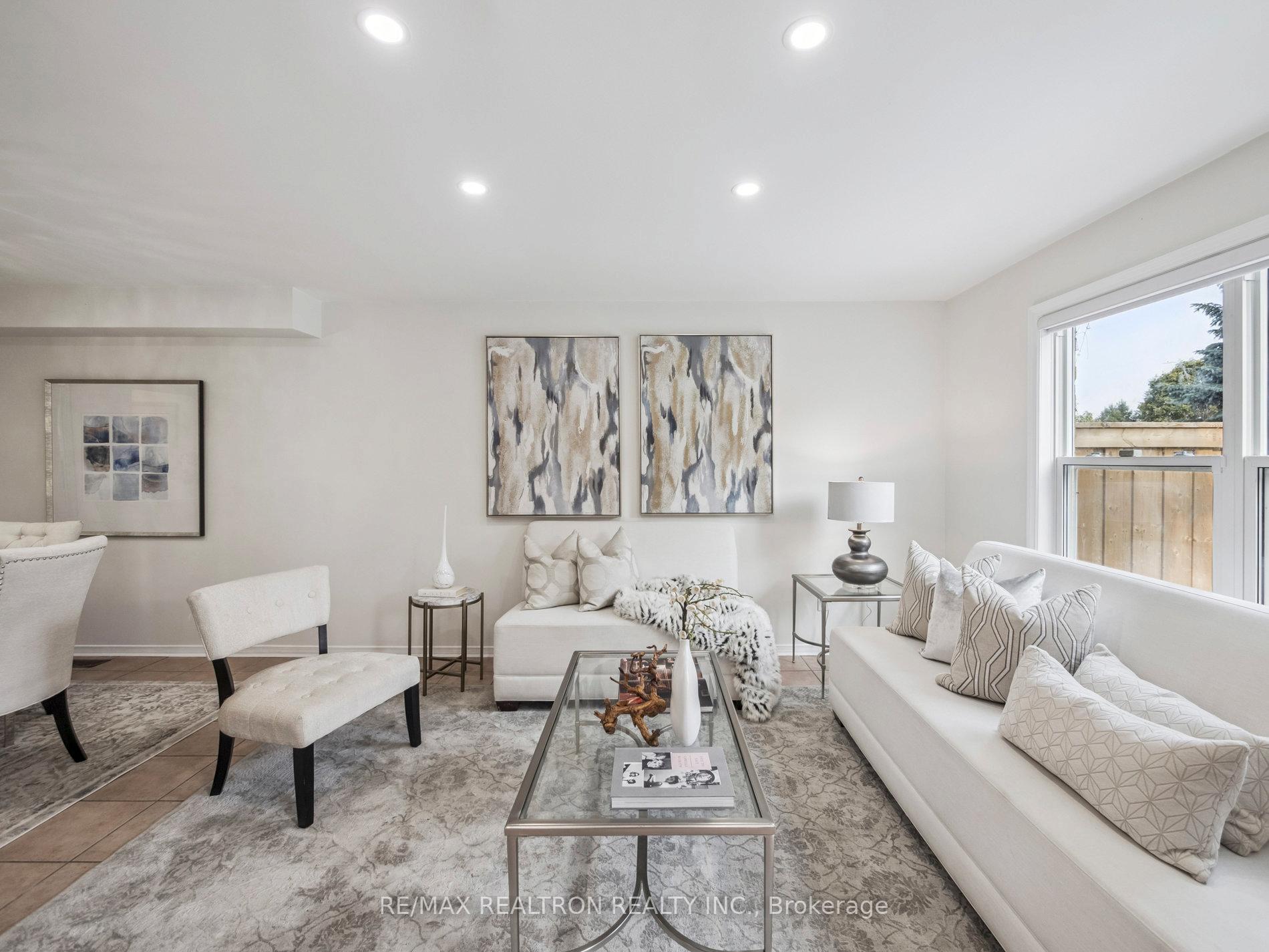 Photo 15 of 213 Campbell Avenue, Vaughan, Crestwood-Springfarm-Yorkhill — HOMEH