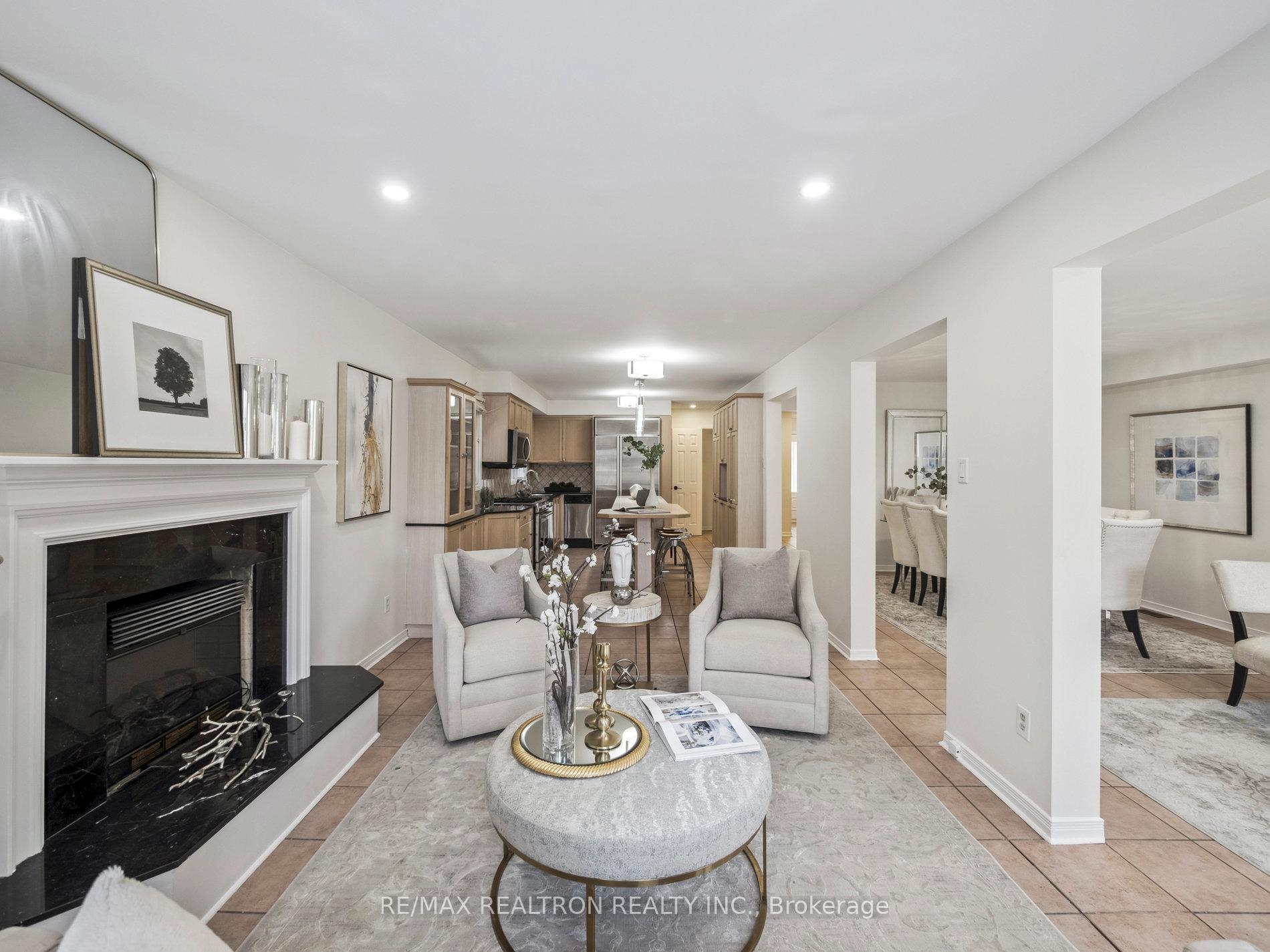 Photo 17 of 213 Campbell Avenue, Vaughan, Crestwood-Springfarm-Yorkhill — HOMEH