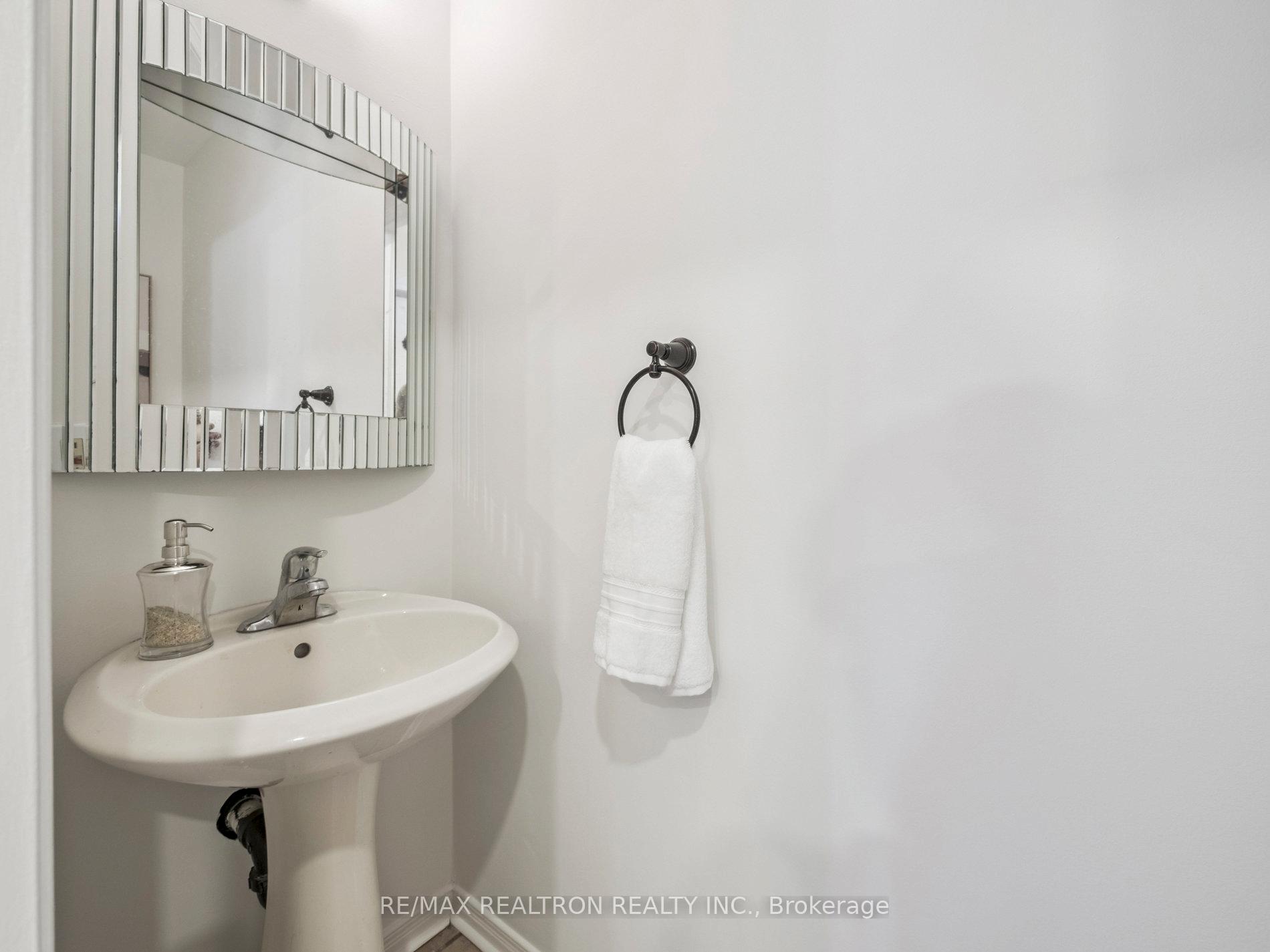 Photo 23 of 213 Campbell Avenue, Vaughan, Crestwood-Springfarm-Yorkhill — HOMEH