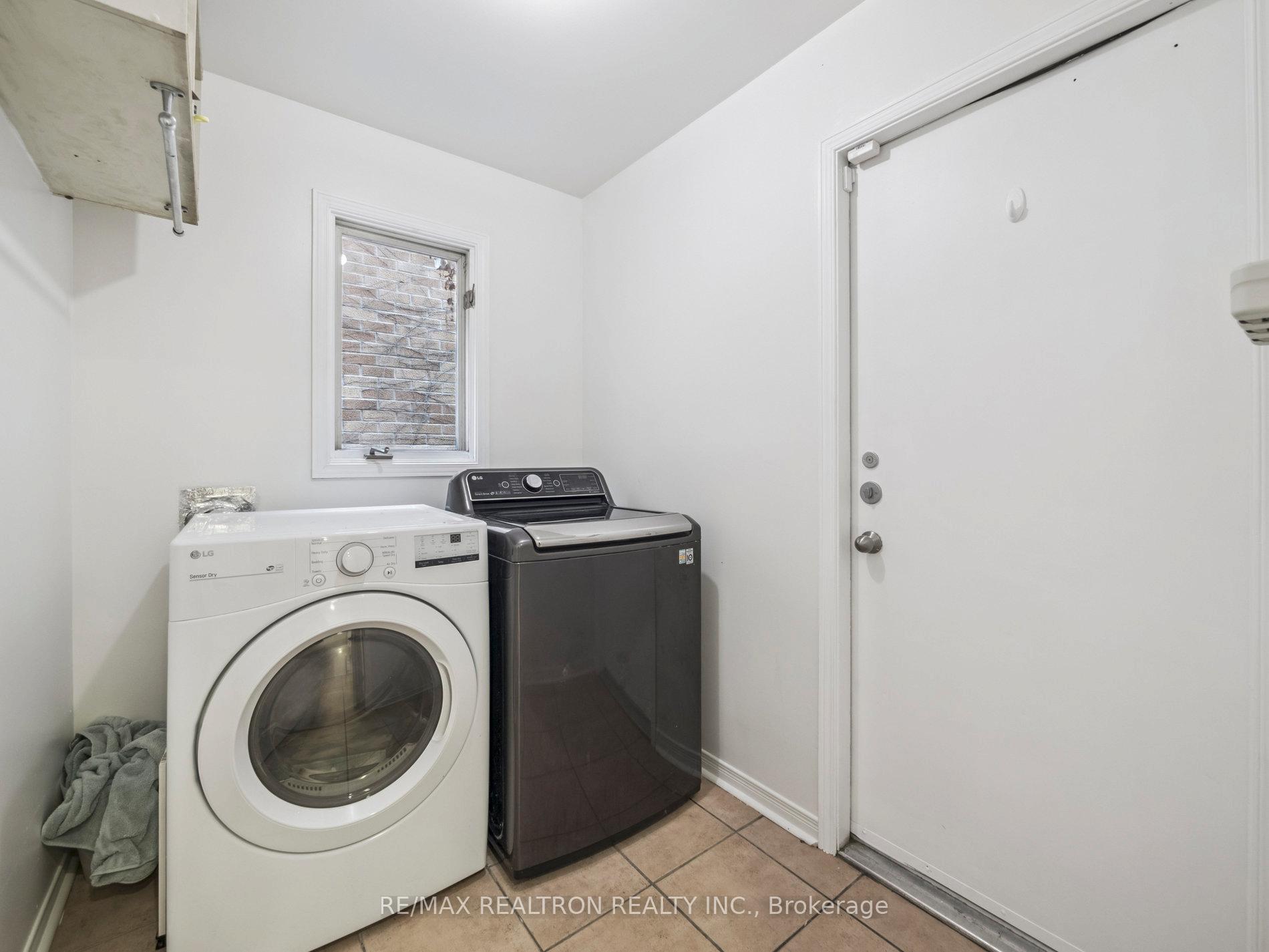 Photo 24 of 213 Campbell Avenue, Vaughan, Crestwood-Springfarm-Yorkhill — HOMEH
