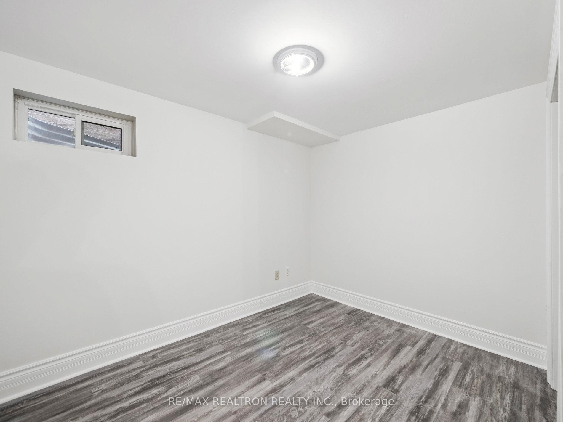 Photo 34 of 213 Campbell Avenue, Vaughan, Crestwood-Springfarm-Yorkhill — HOMEH