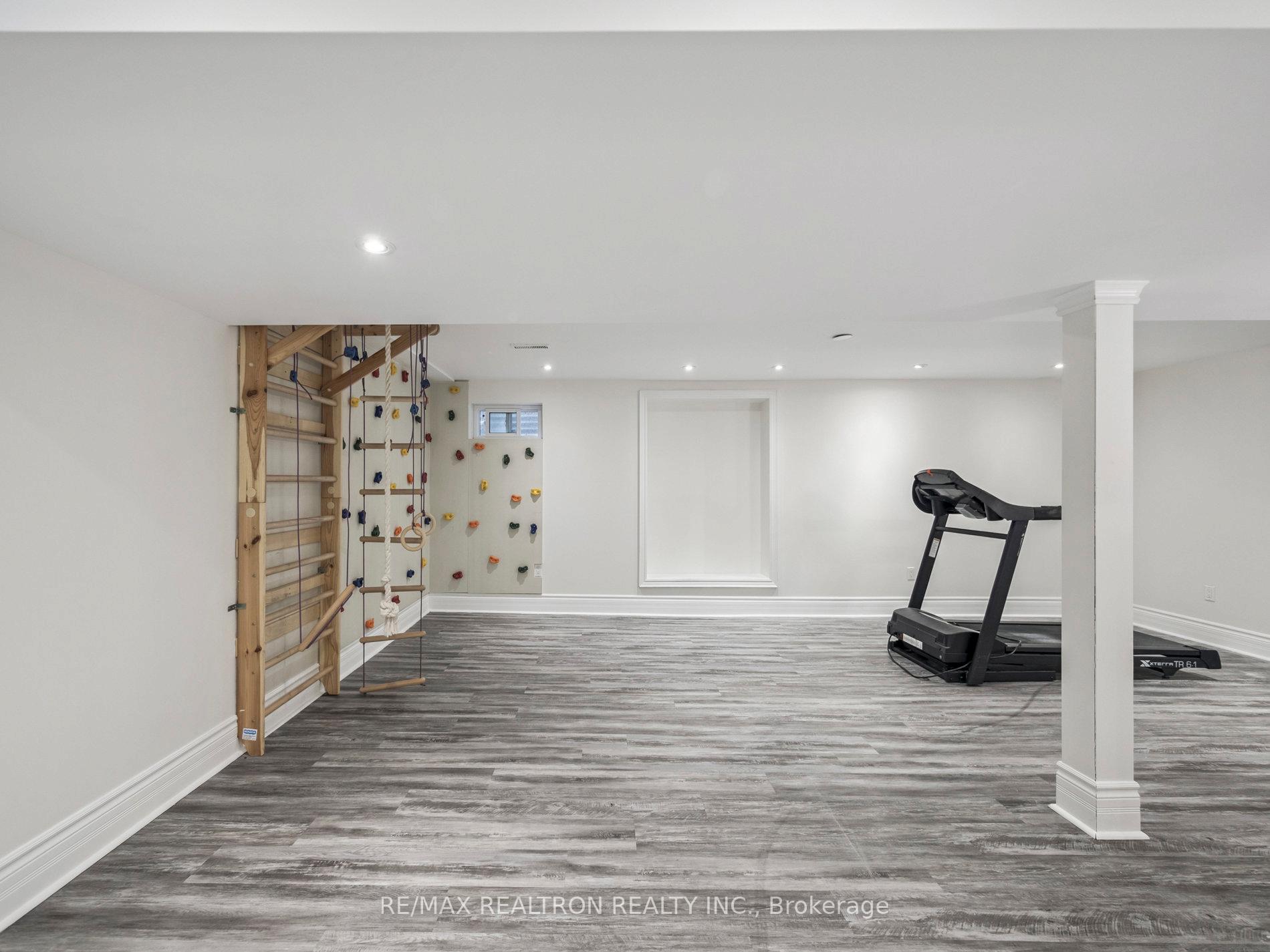 Photo 39 of 213 Campbell Avenue, Vaughan, Crestwood-Springfarm-Yorkhill — HOMEH