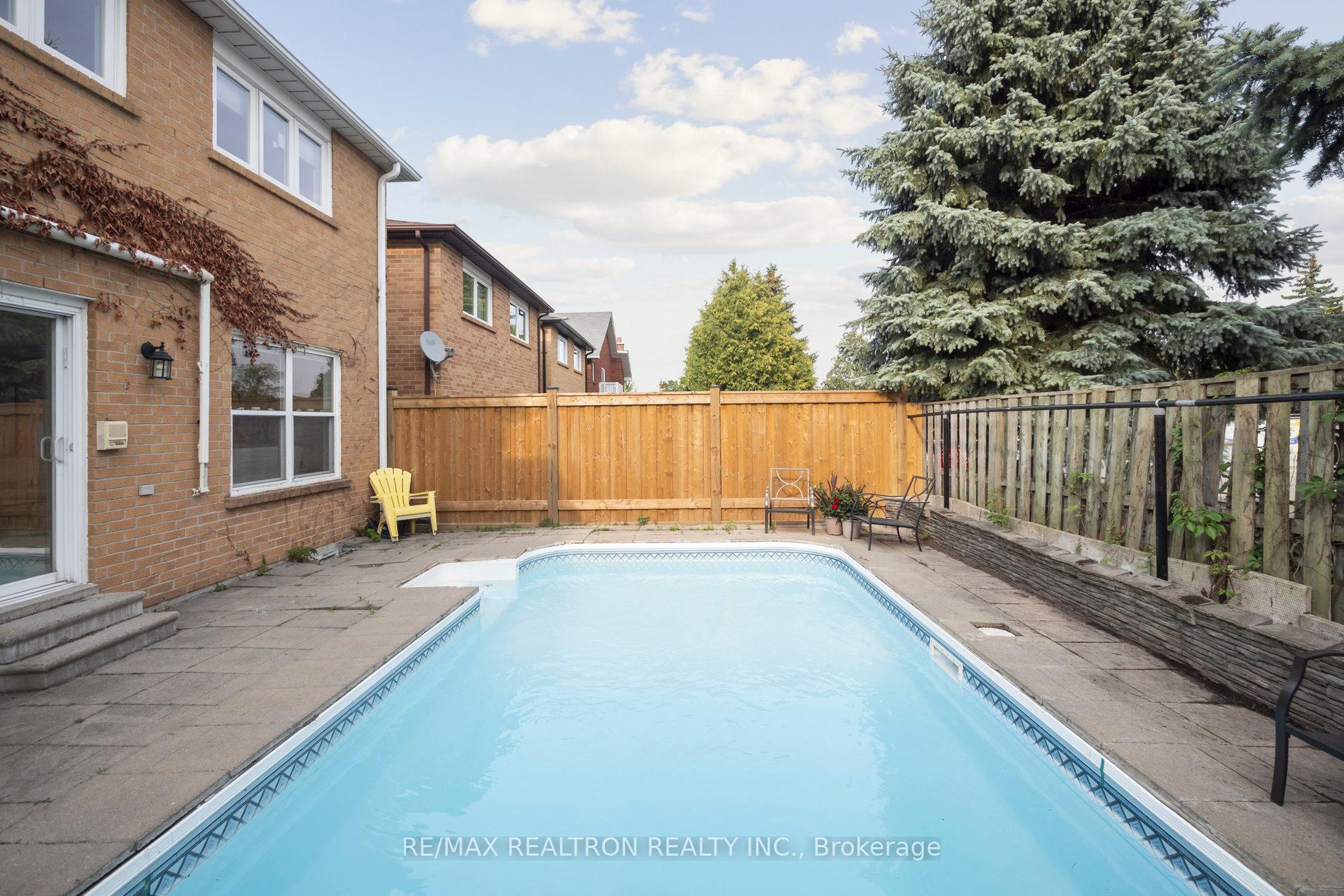 Photo 43 of 213 Campbell Avenue, Vaughan, Crestwood-Springfarm-Yorkhill — HOMEH