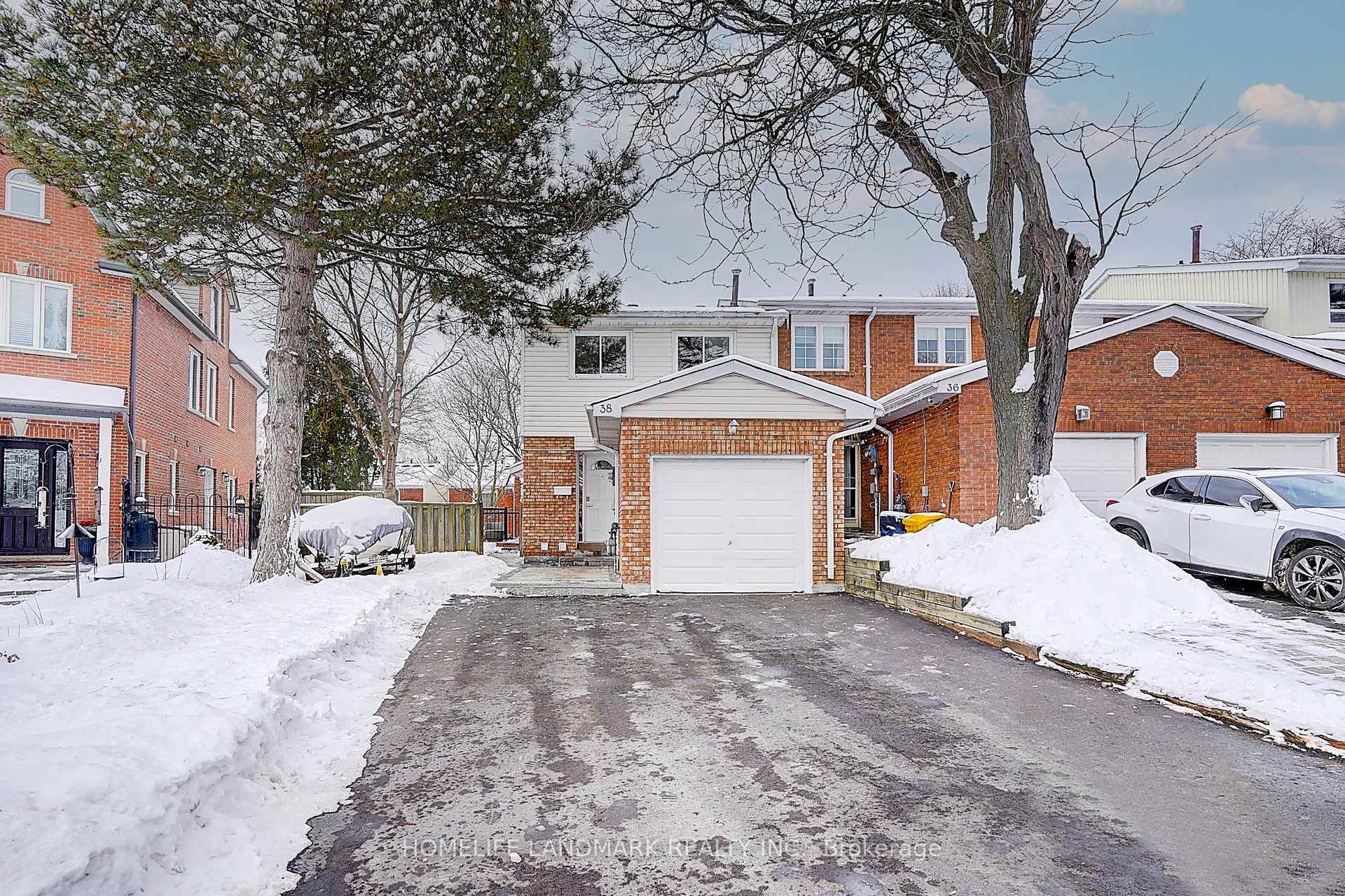 Photo 1 of 38 West Borough Street, Markham, Aileen-Willowbrook — HOMEH