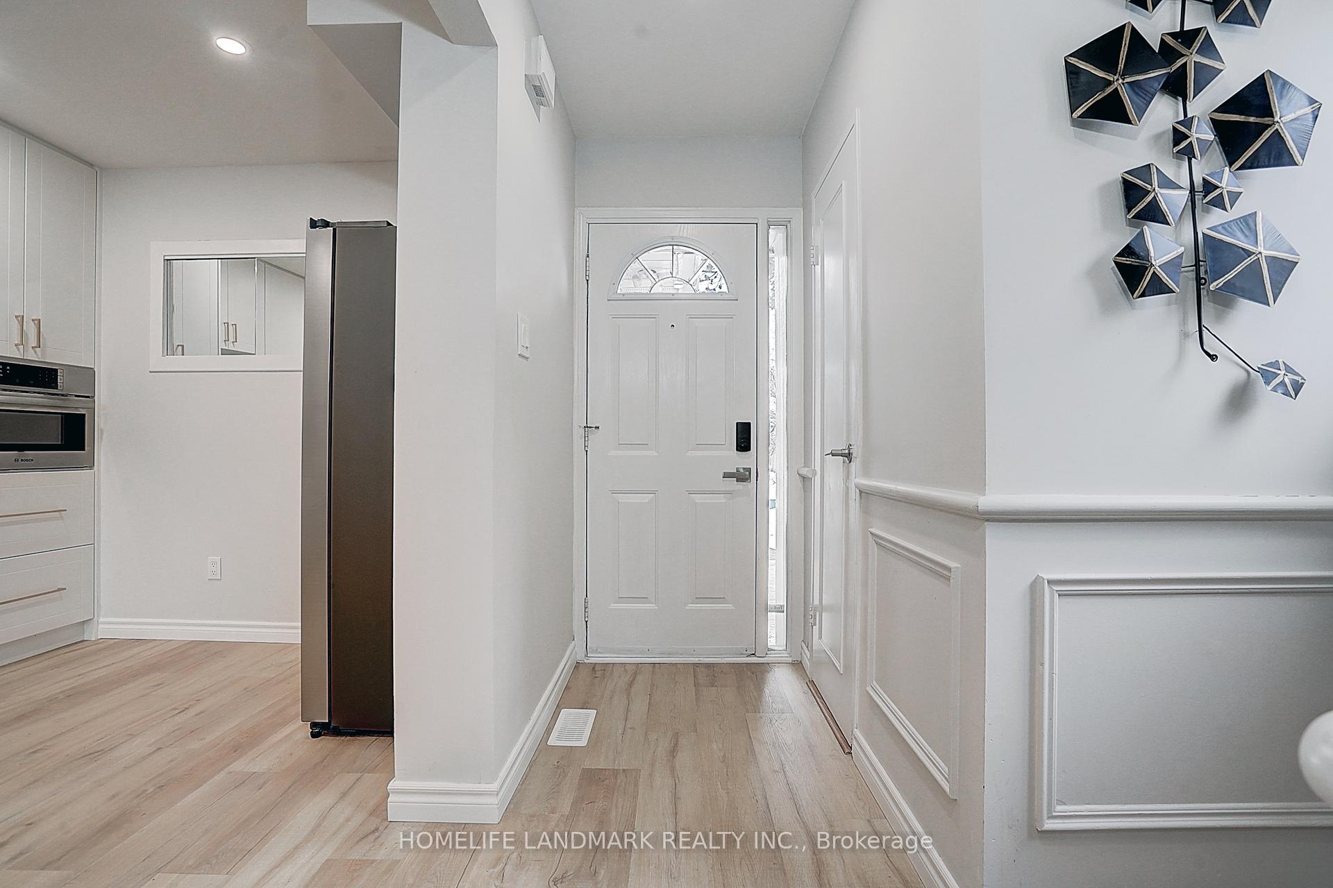 Photo 4 of 38 West Borough Street, Markham, Aileen-Willowbrook — HOMEH