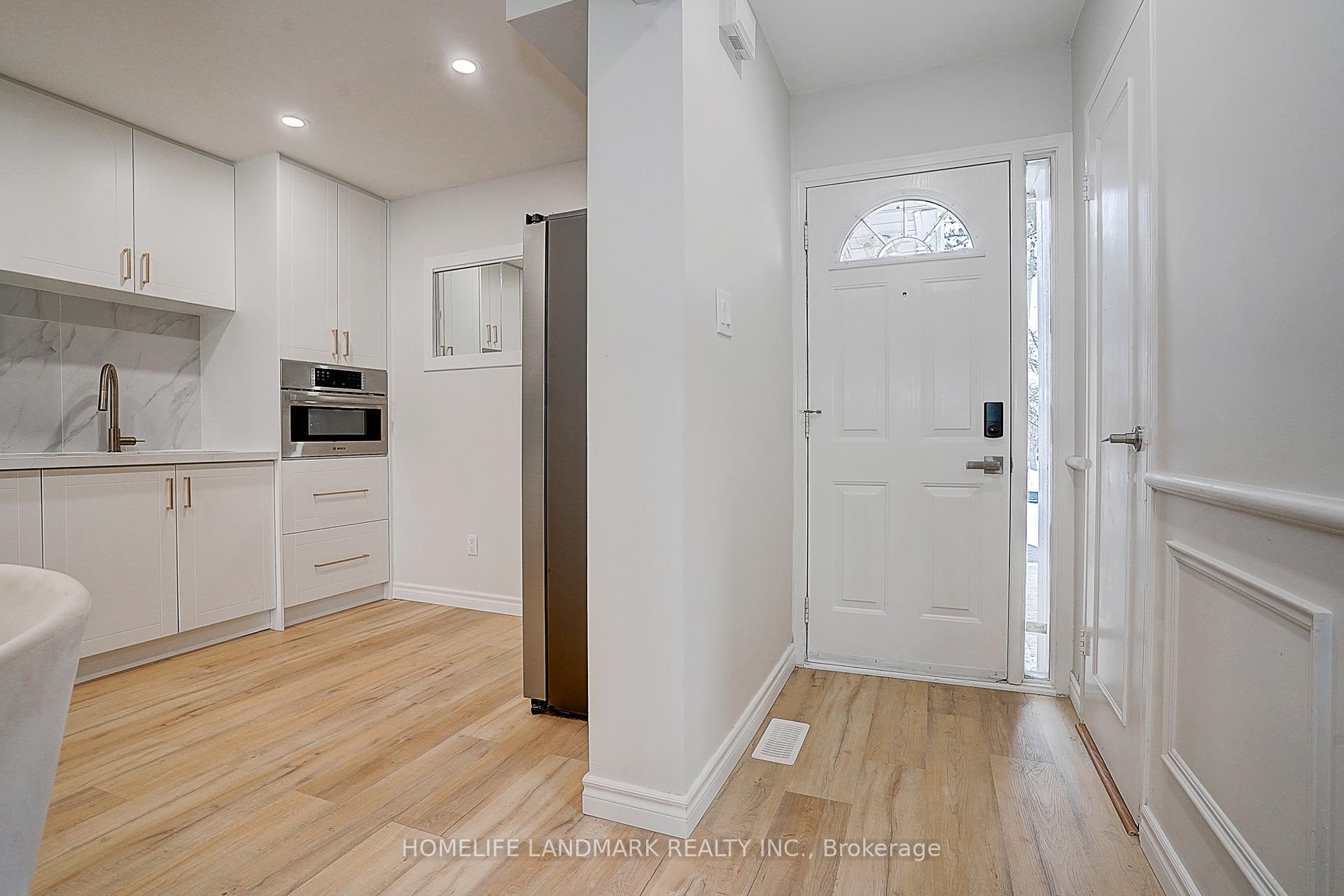 Photo 5 of 38 West Borough Street, Markham, Aileen-Willowbrook — HOMEH