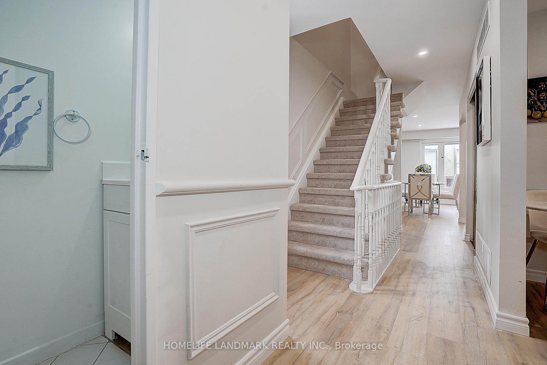 Photo 7 of 38 West Borough Street, Markham, Aileen-Willowbrook — HOMEH
