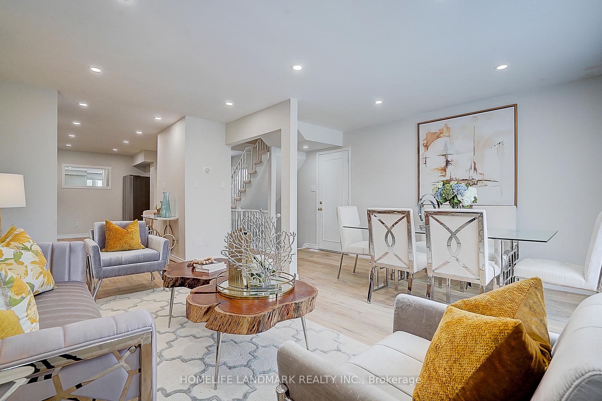 Photo 12 of 38 West Borough Street, Markham, Aileen-Willowbrook — HOMEH