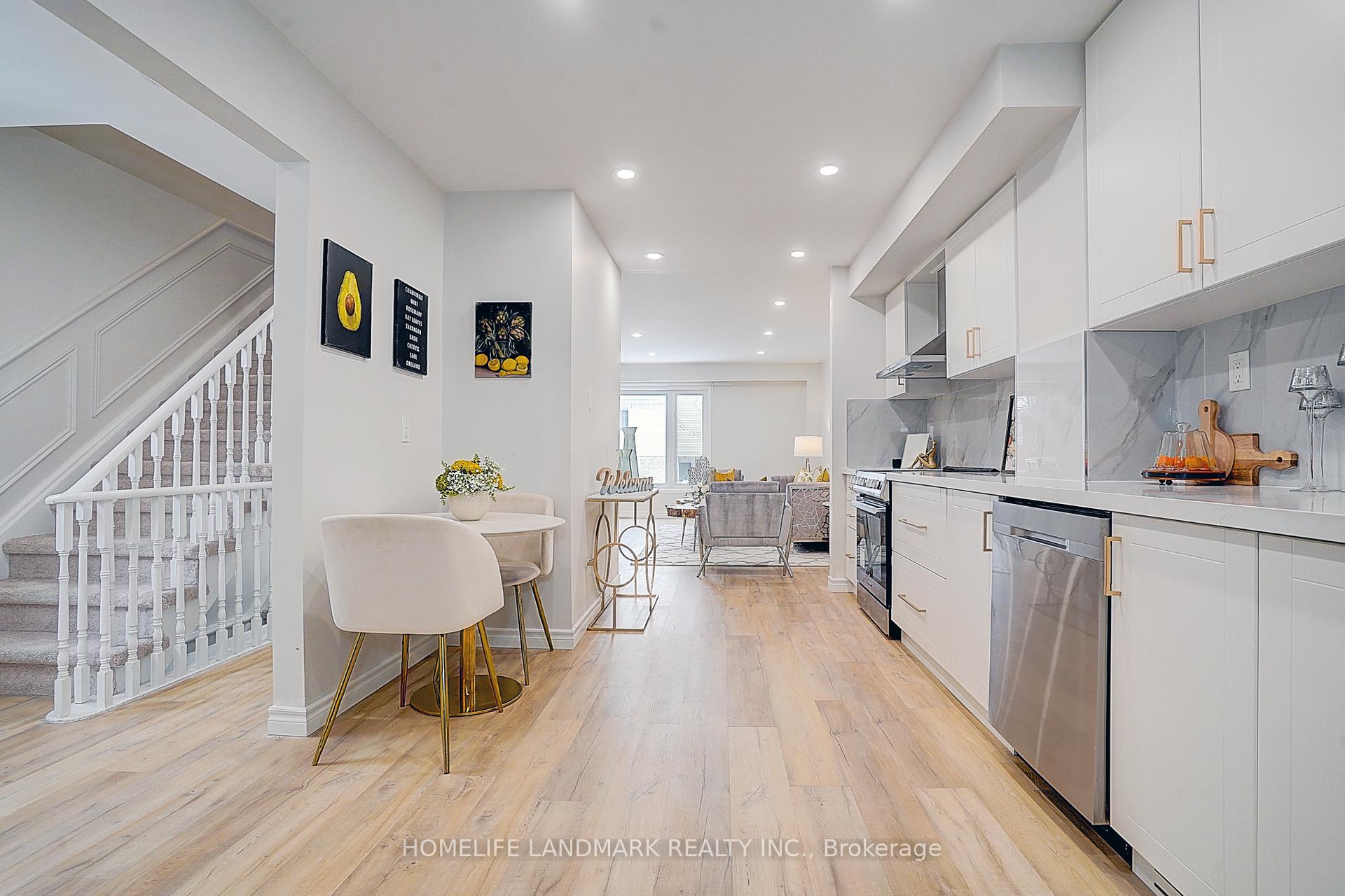 Photo 20 of 38 West Borough Street, Markham, Aileen-Willowbrook — HOMEH
