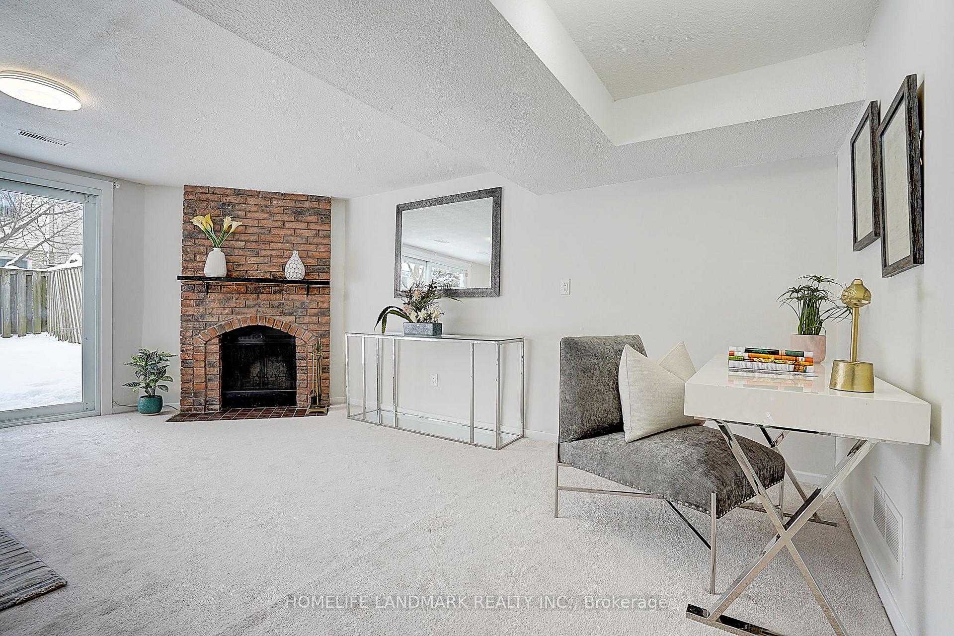 Photo 34 of 38 West Borough Street, Markham, Aileen-Willowbrook — HOMEH